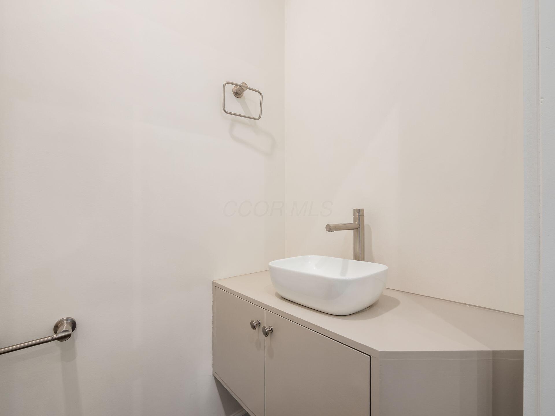 2015 W 5th Avenue, 107 Property Photo 17