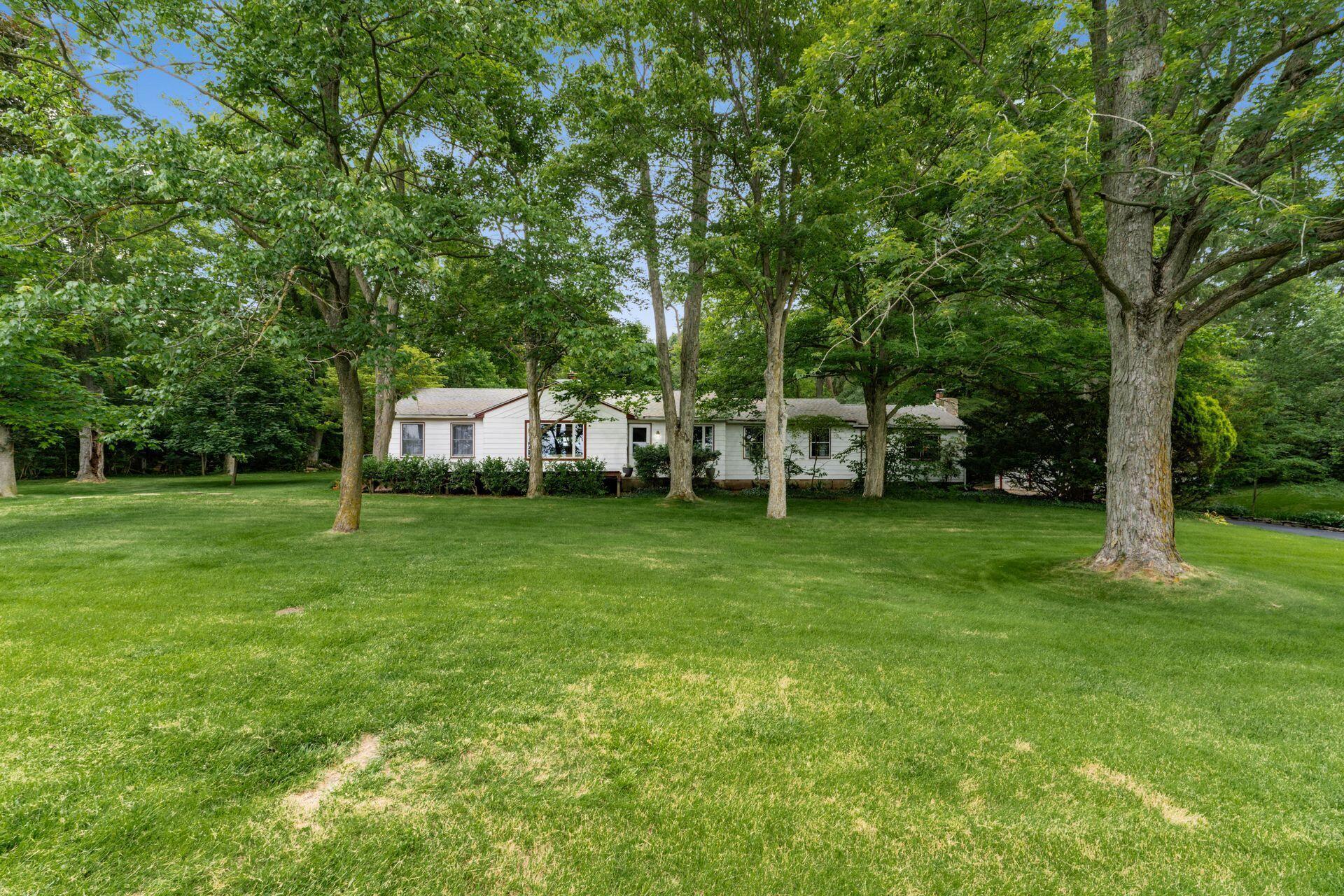 7945 Riverside Drive Property Photo 1