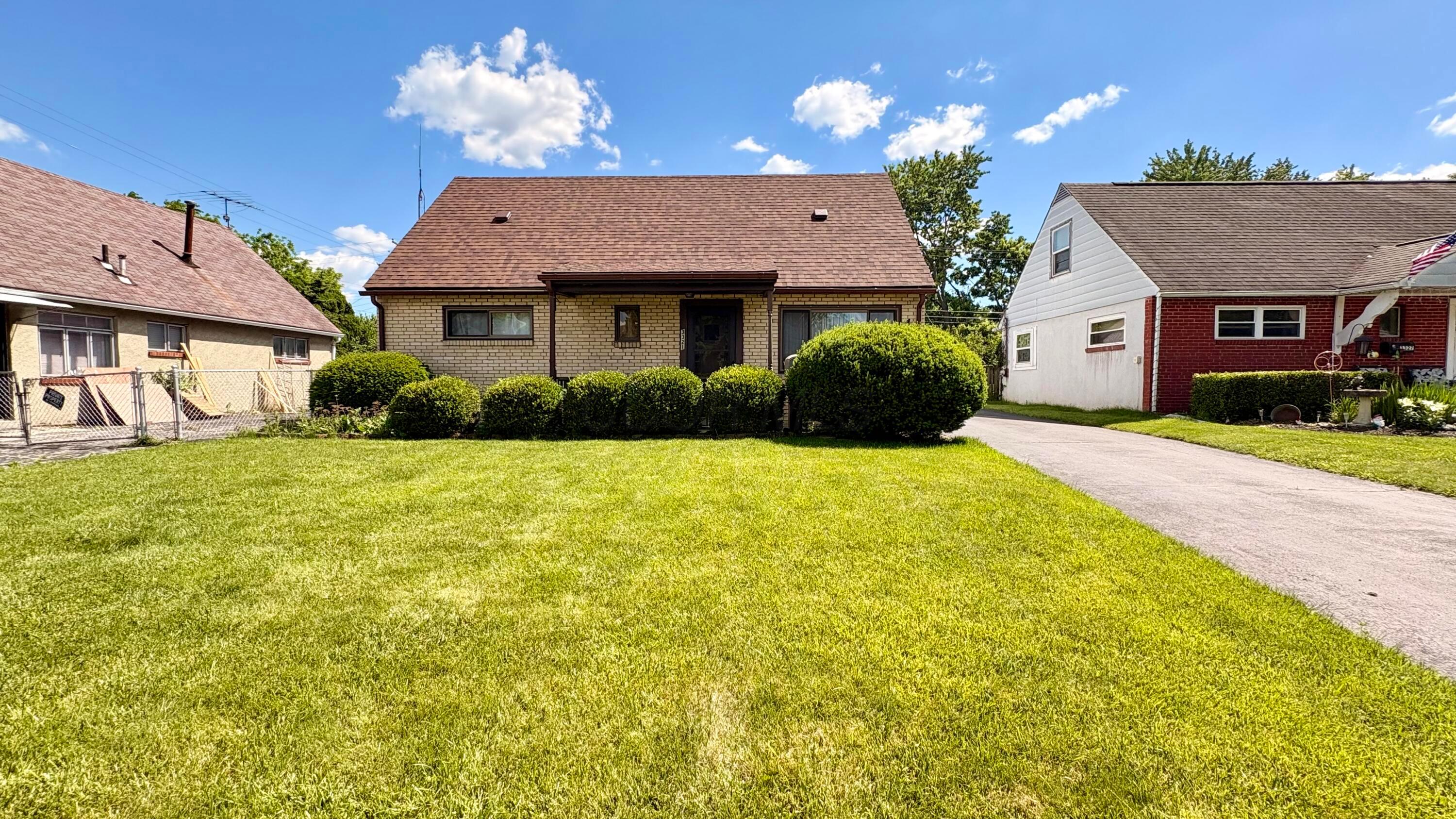 3321 Eakin Road Property Photo 2