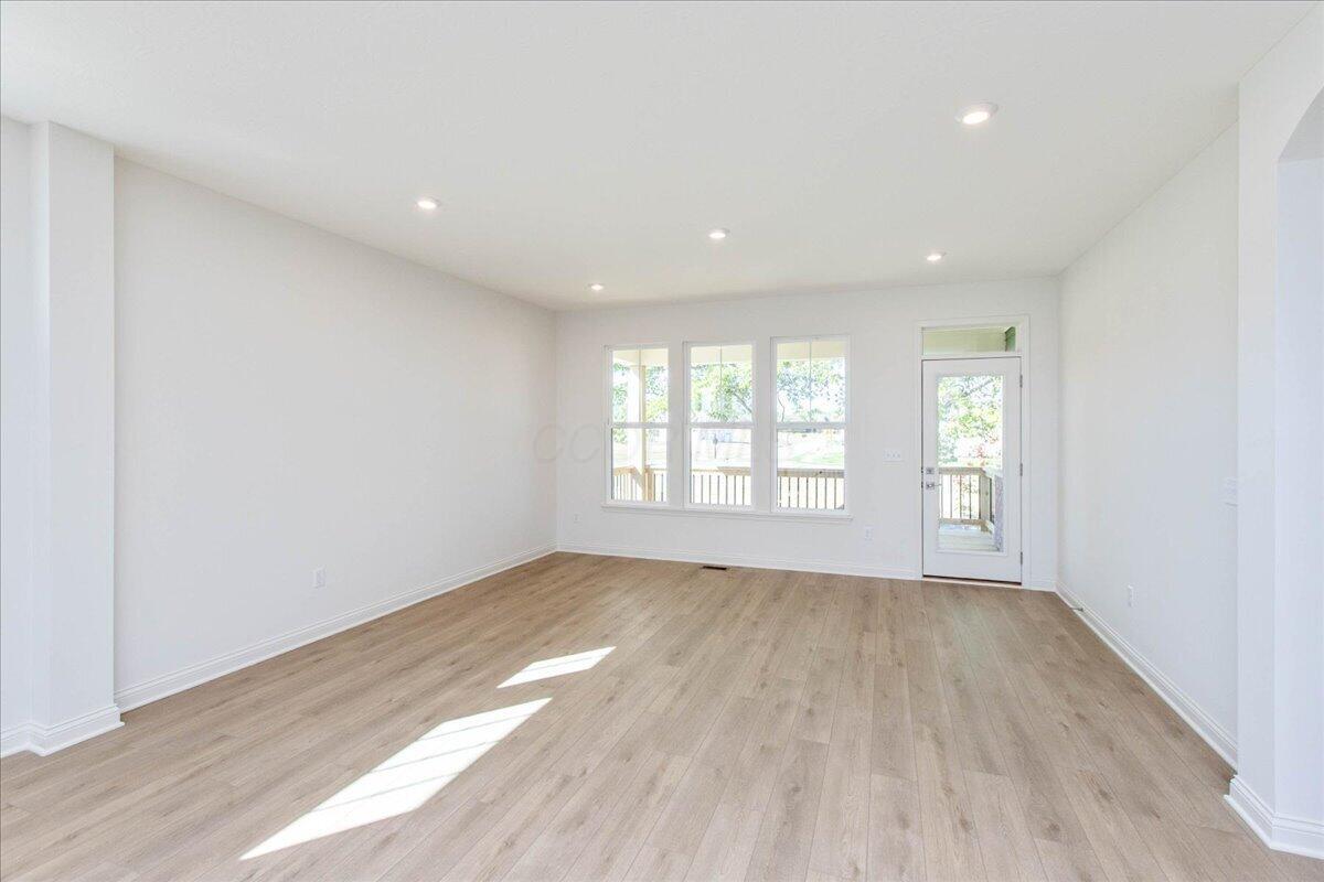981 Bracknell Way Property Photo 13