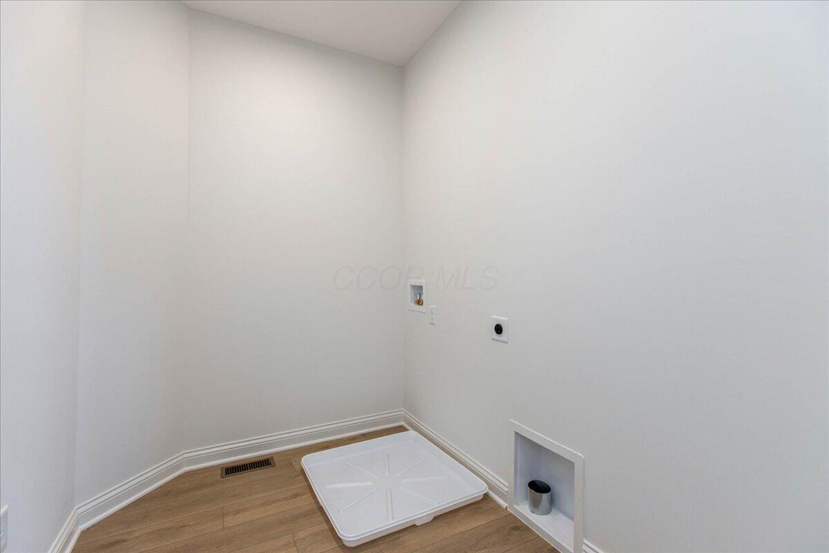 981 Bracknell Way Property Photo 27