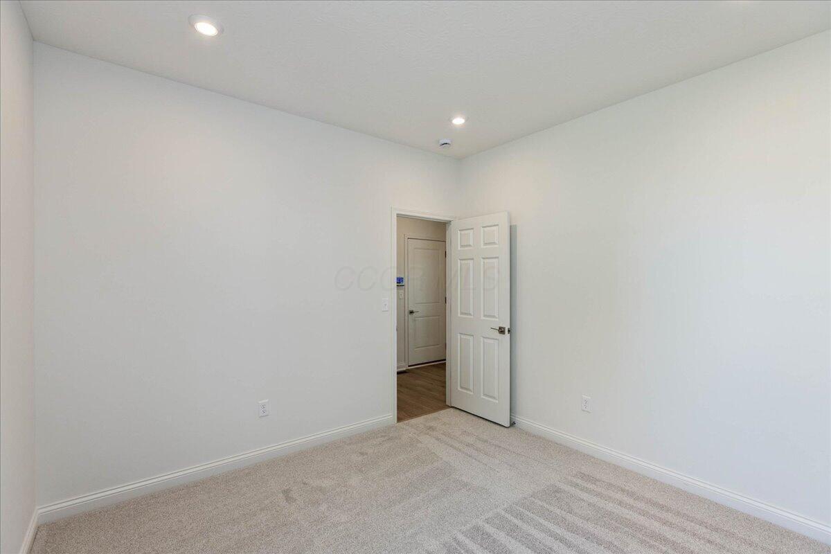 981 Bracknell Way Property Photo 30