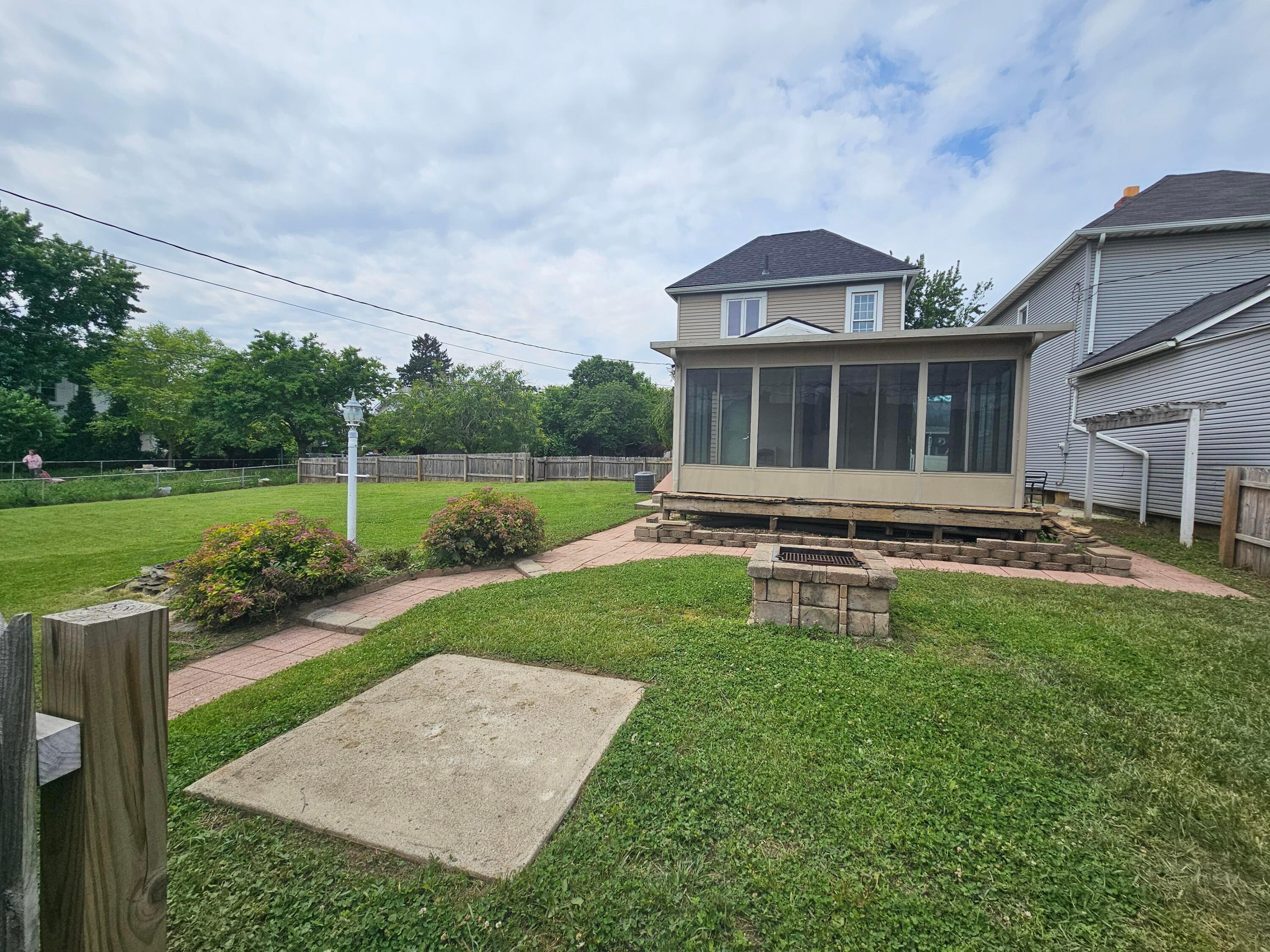 795 Campbell Avenue Property Photo 3