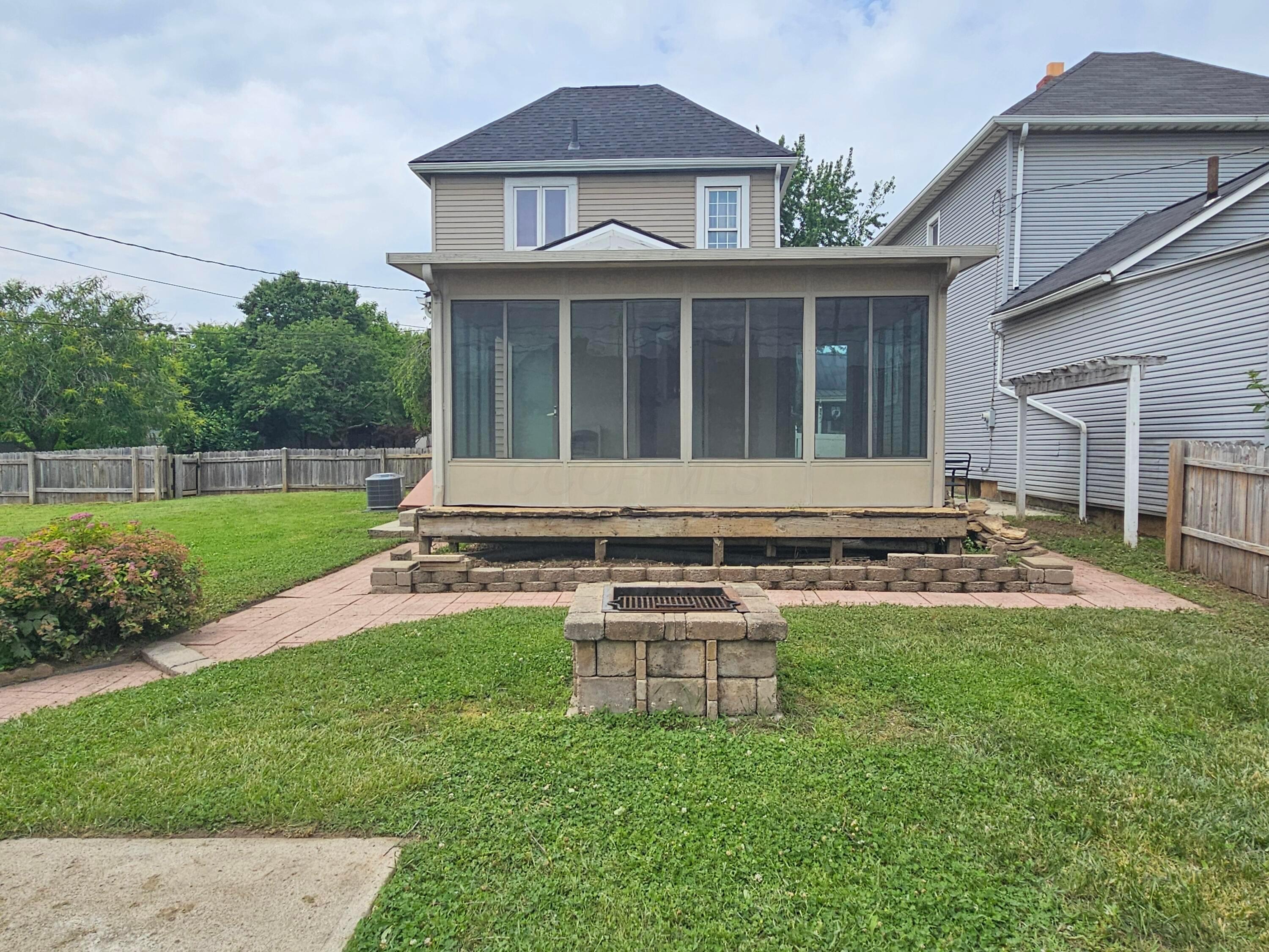 795 Campbell Avenue Property Photo 4