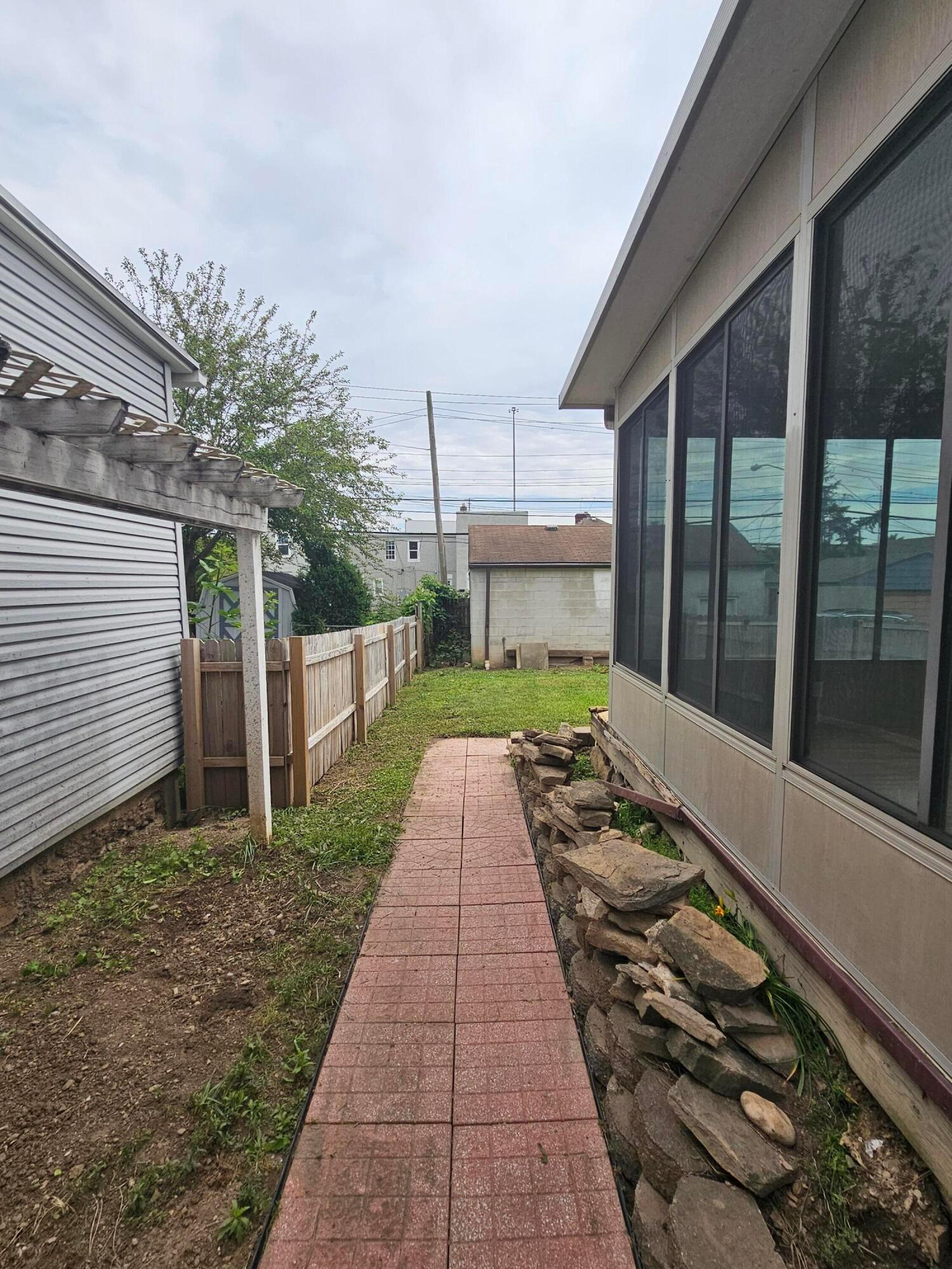 795 Campbell Avenue Property Photo 17
