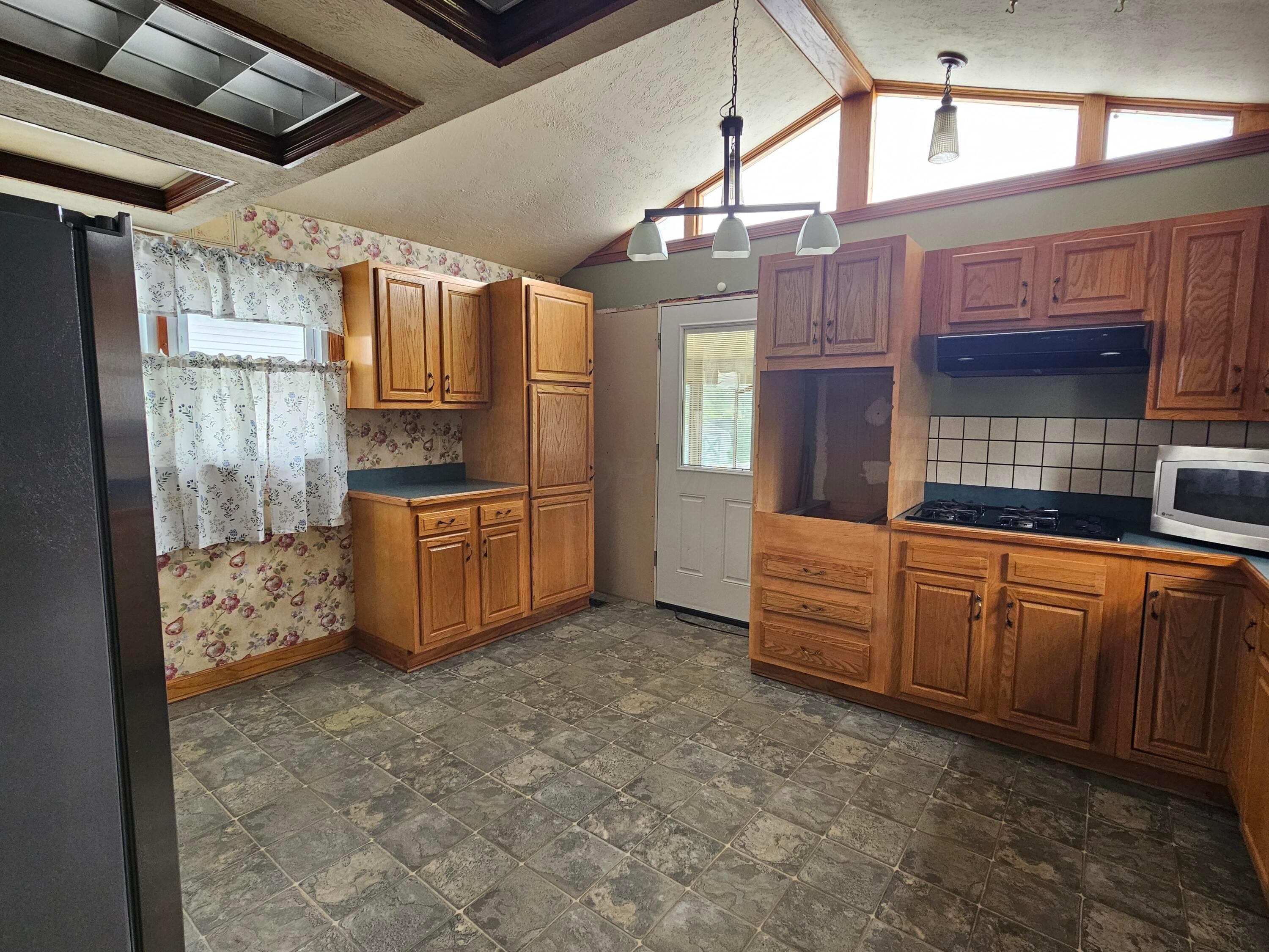 795 Campbell Avenue Property Photo 23