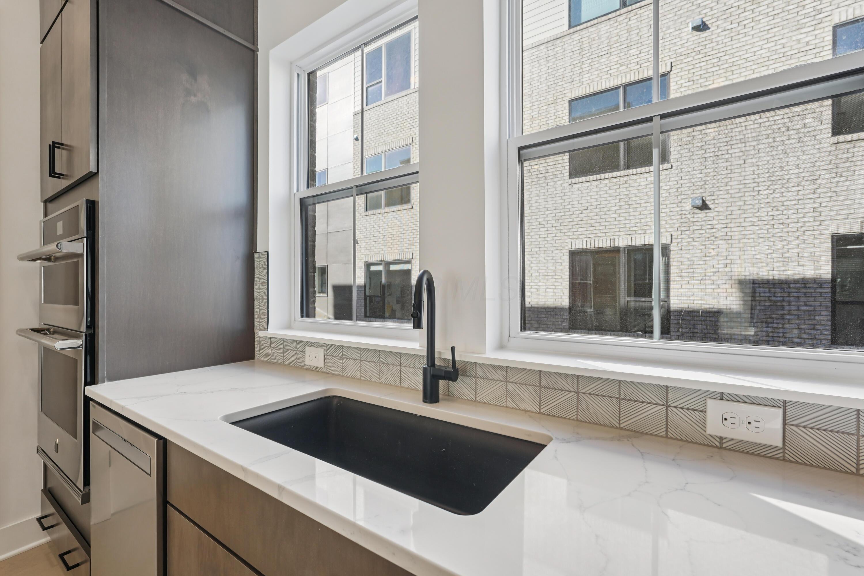 280 Dickenson Street Property Photo 14