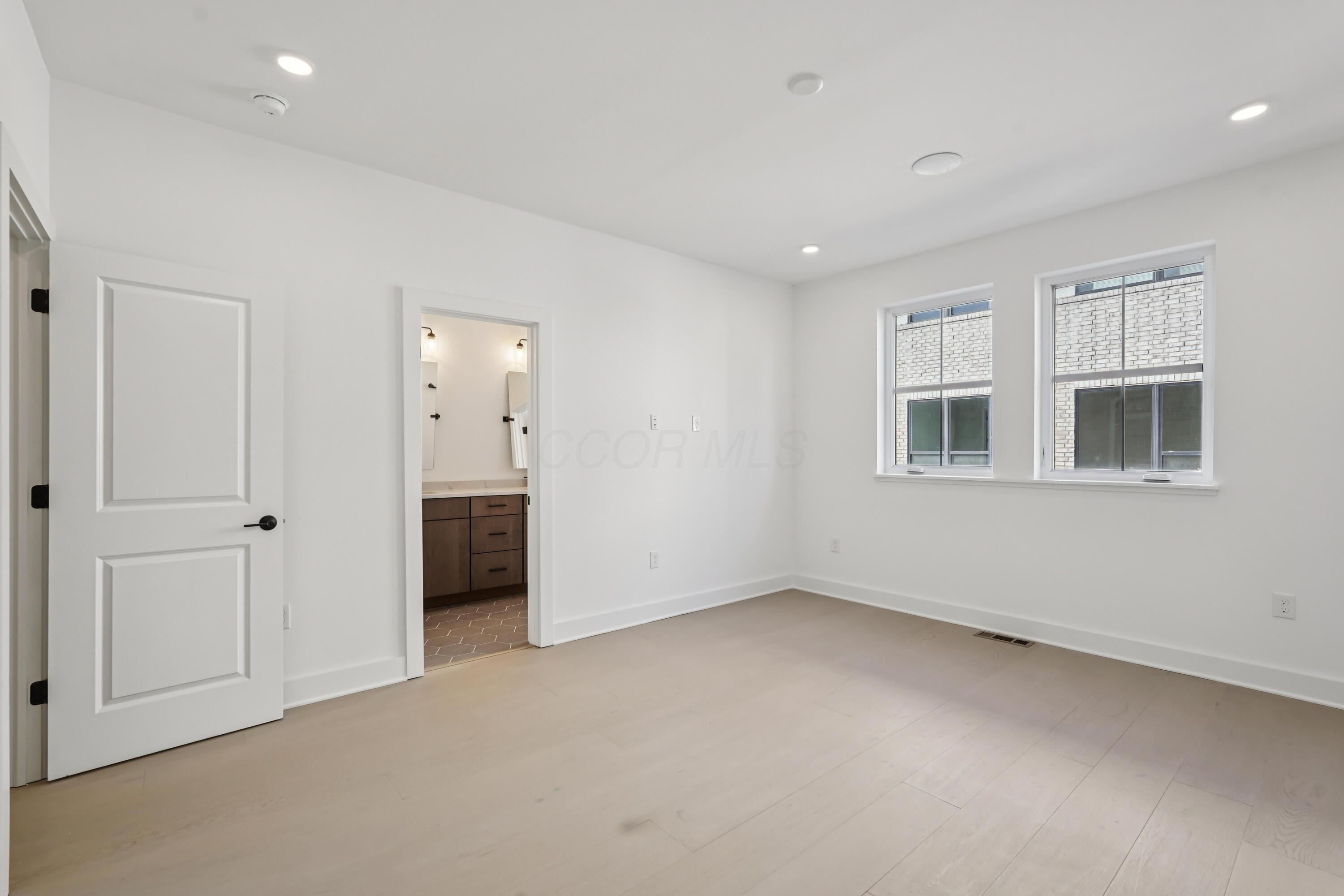 280 Dickenson Street Property Photo 23