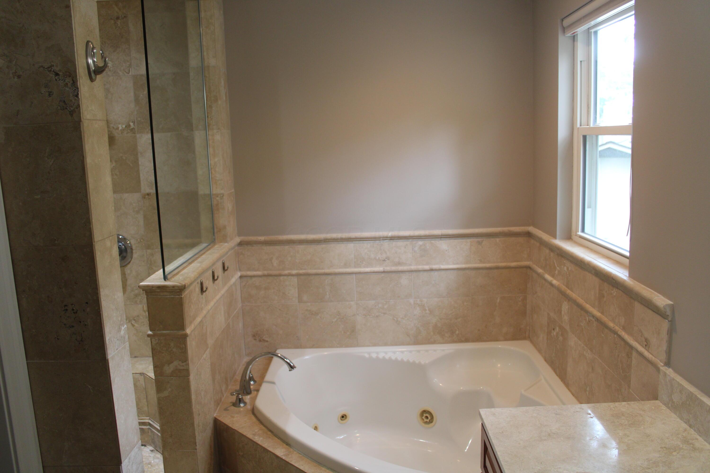 1013 Clubview Boulevard S Property Photo 15