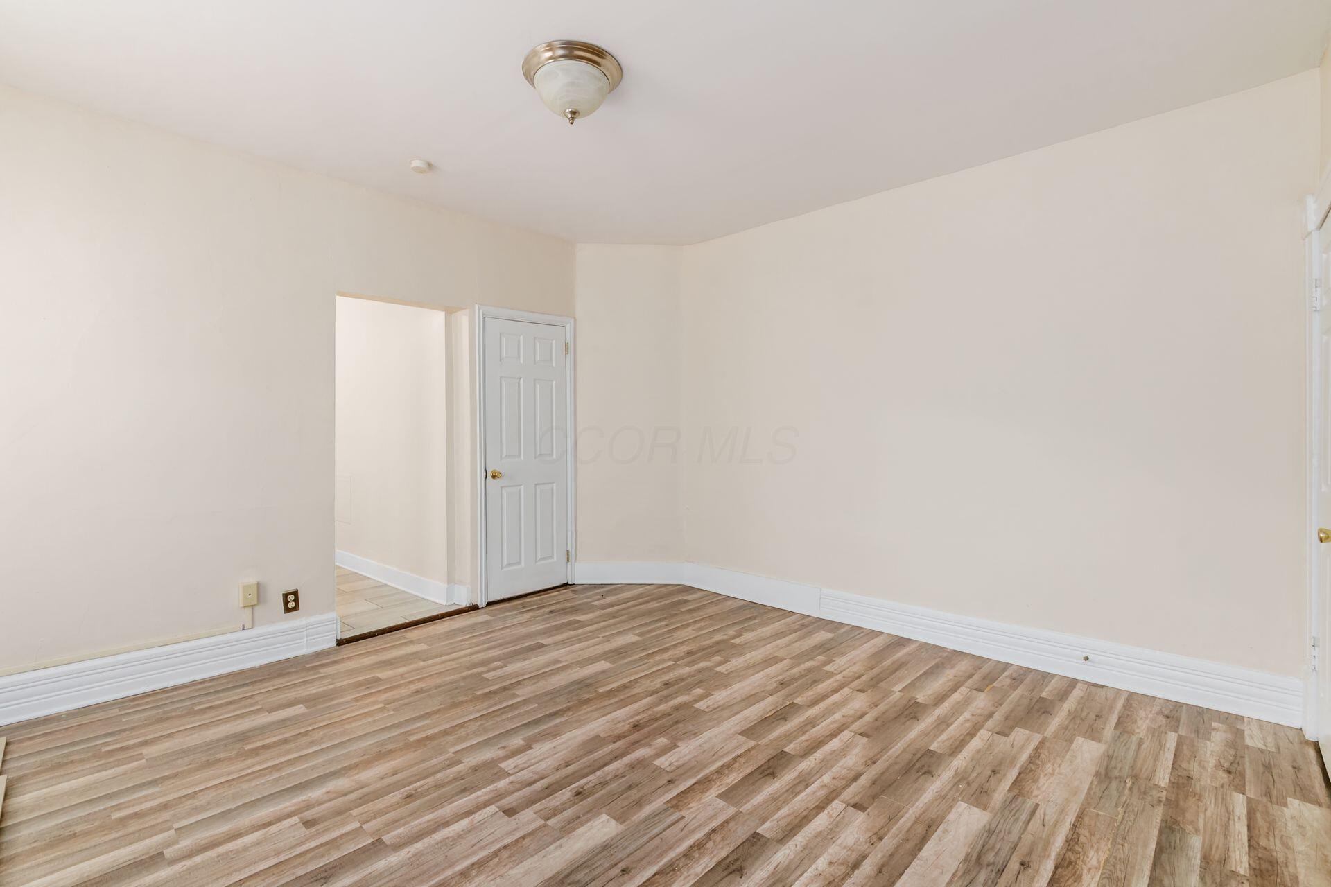 72-74 E 6th Avenue Property Photo 10