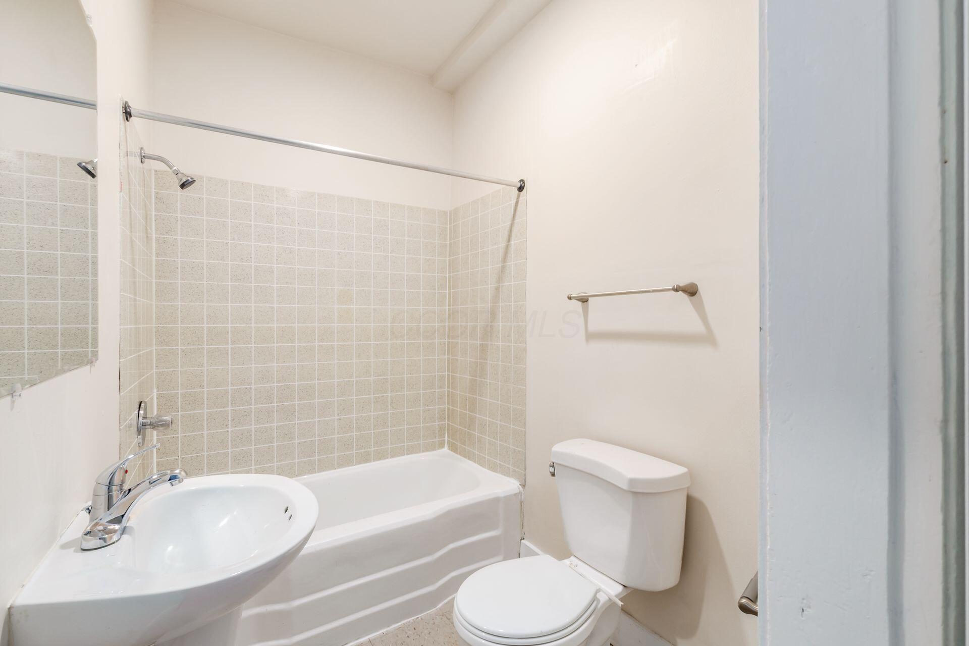 72-74 E 6th Avenue Property Photo 13
