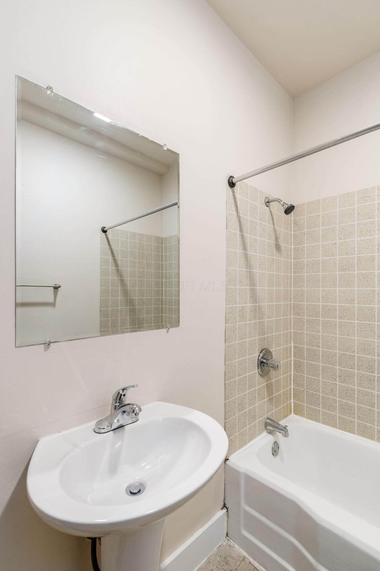 72-74 E 6th Avenue Property Photo 14