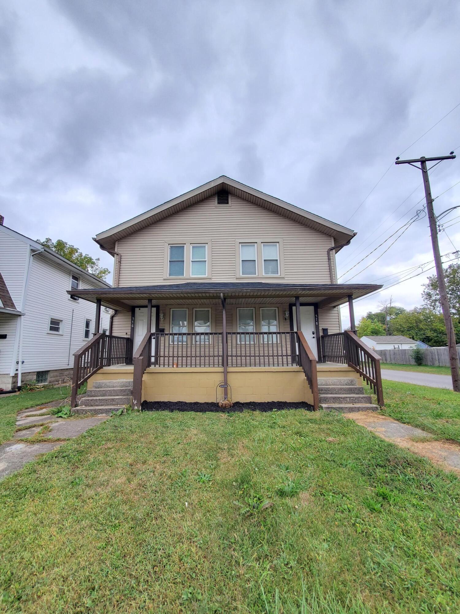 576-578 S Oakley Avenue Property Photo 1