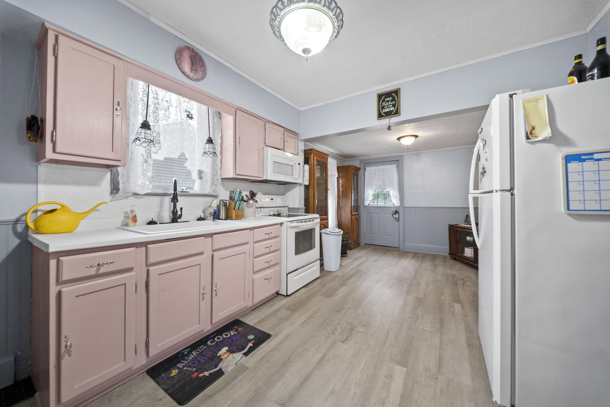 40 Walnut Street Property Photo 13