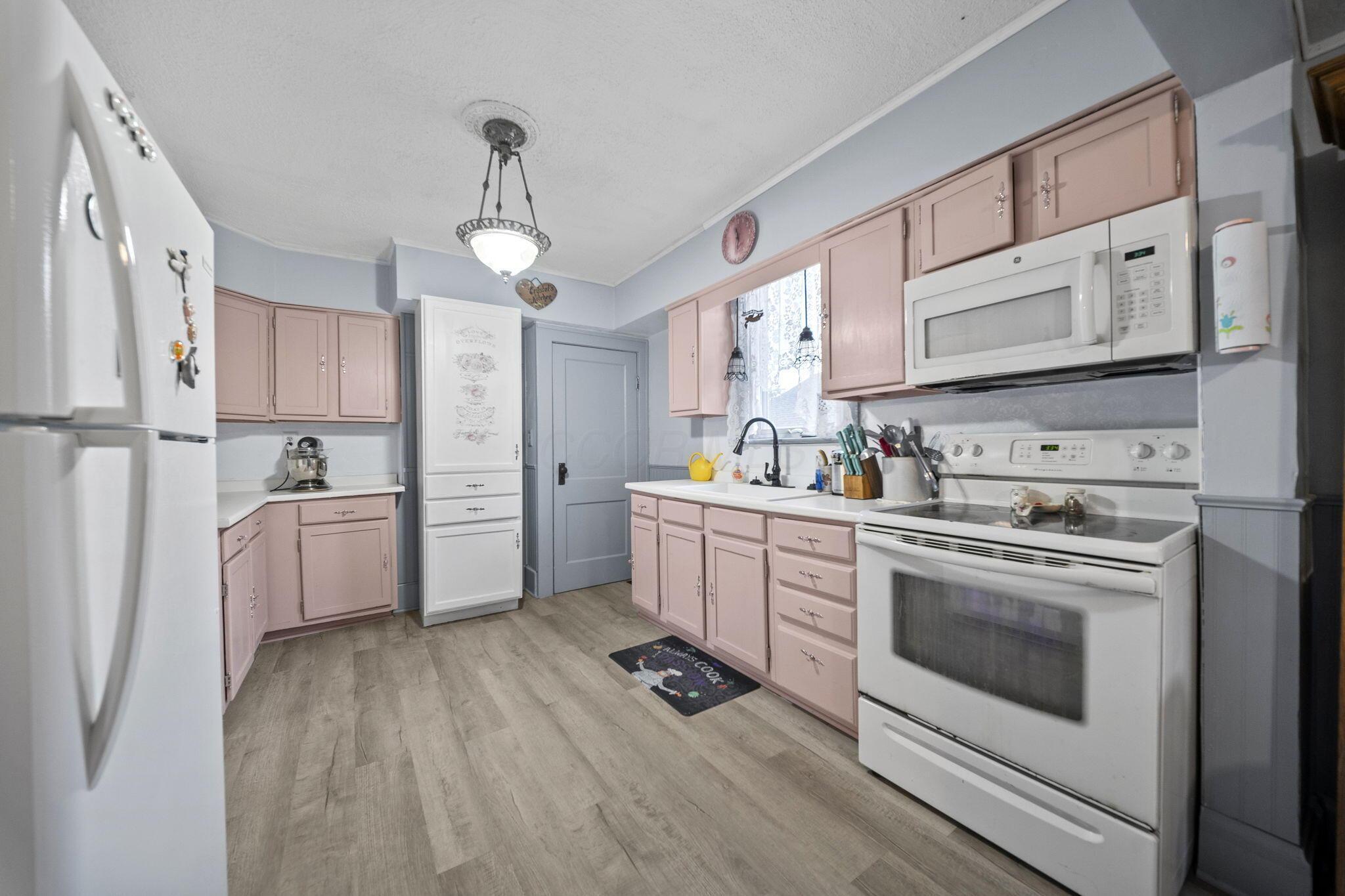 40 Walnut Street Property Photo 17