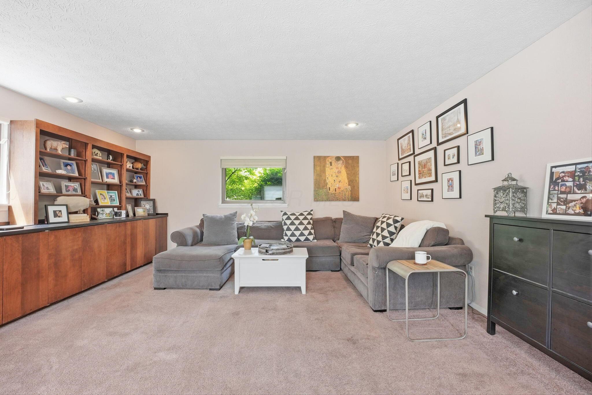 66 S Roosevelt Avenue Property Photo 16
