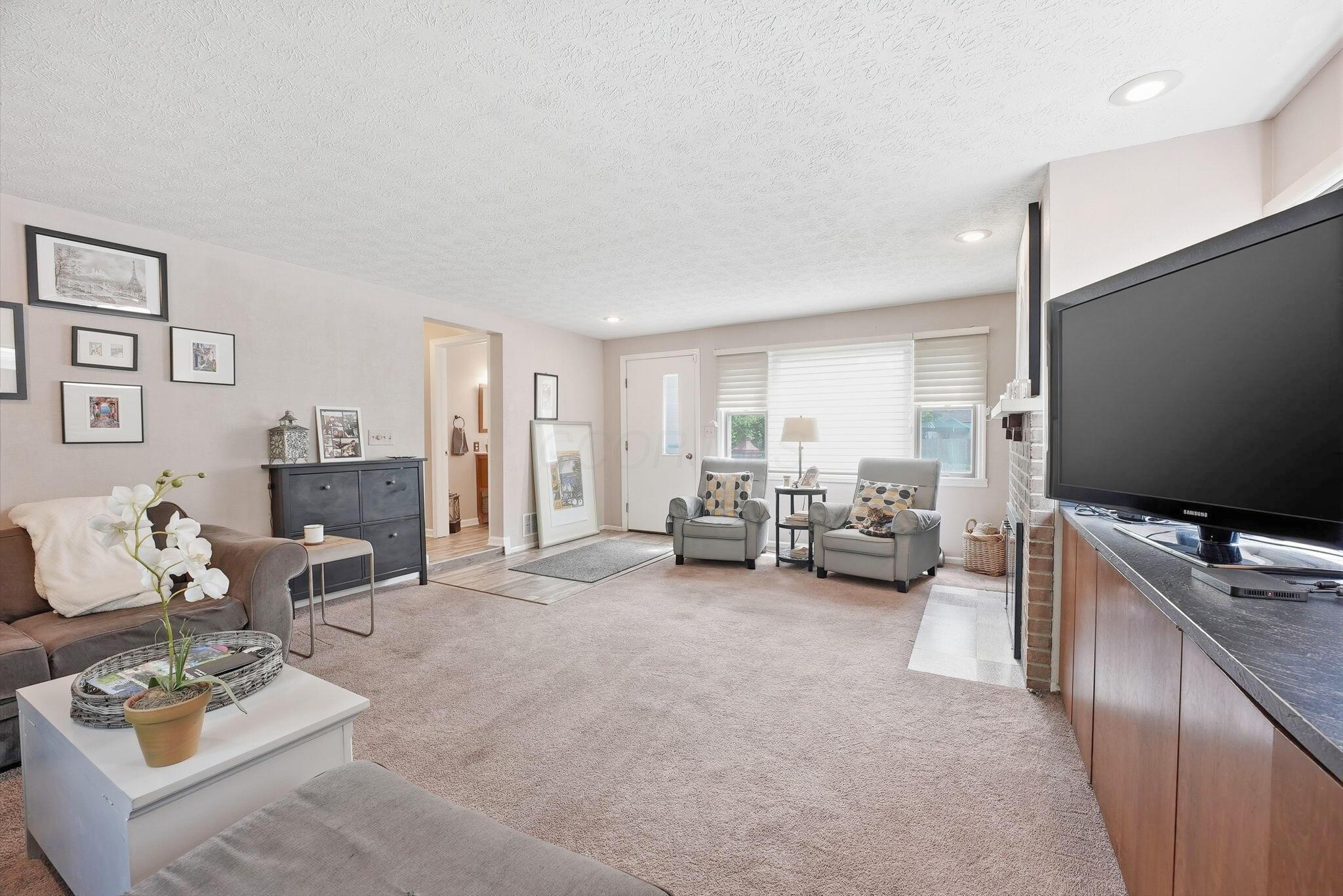 66 S Roosevelt Avenue Property Photo 17