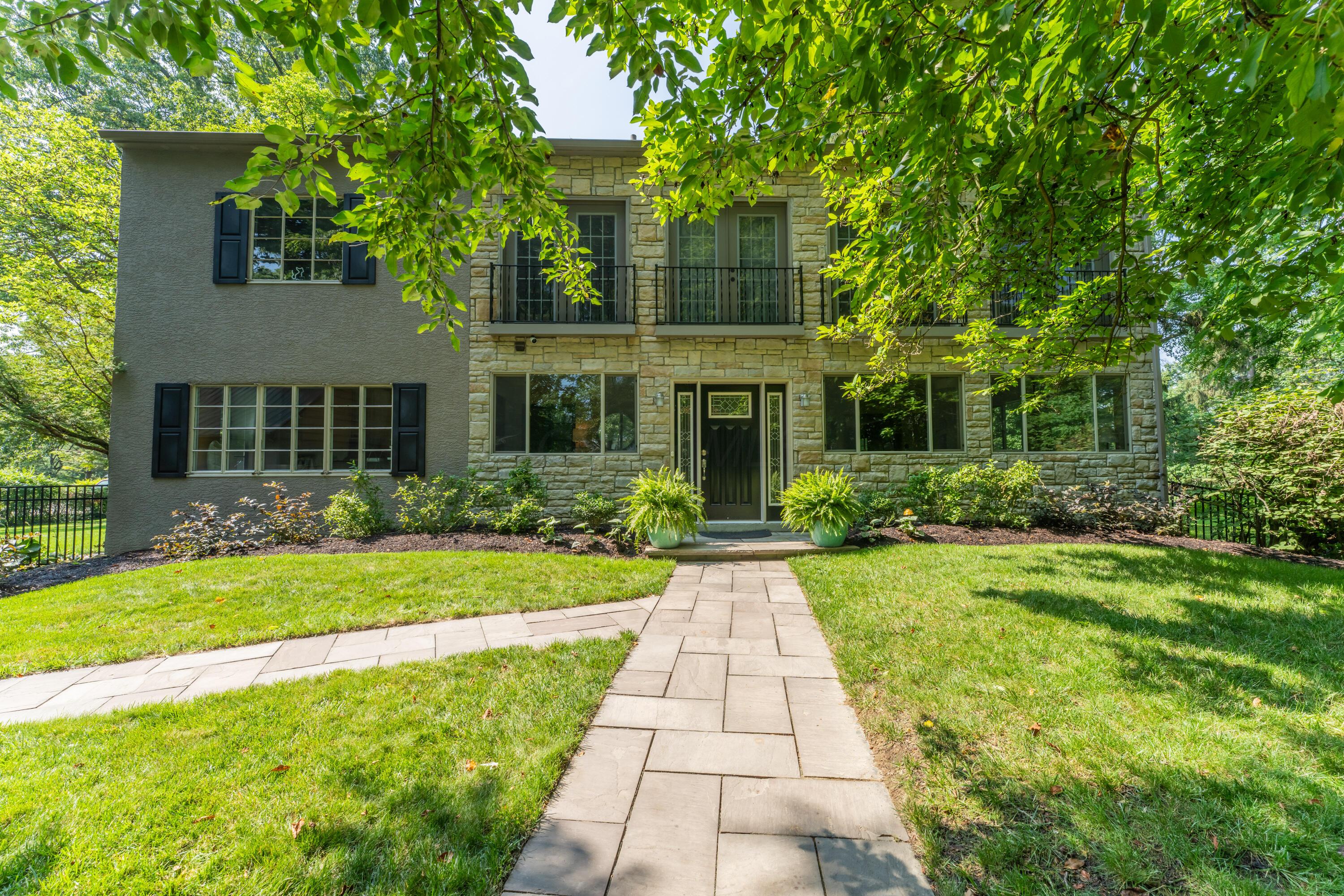 210 Euclid Avenue Property Photo 1