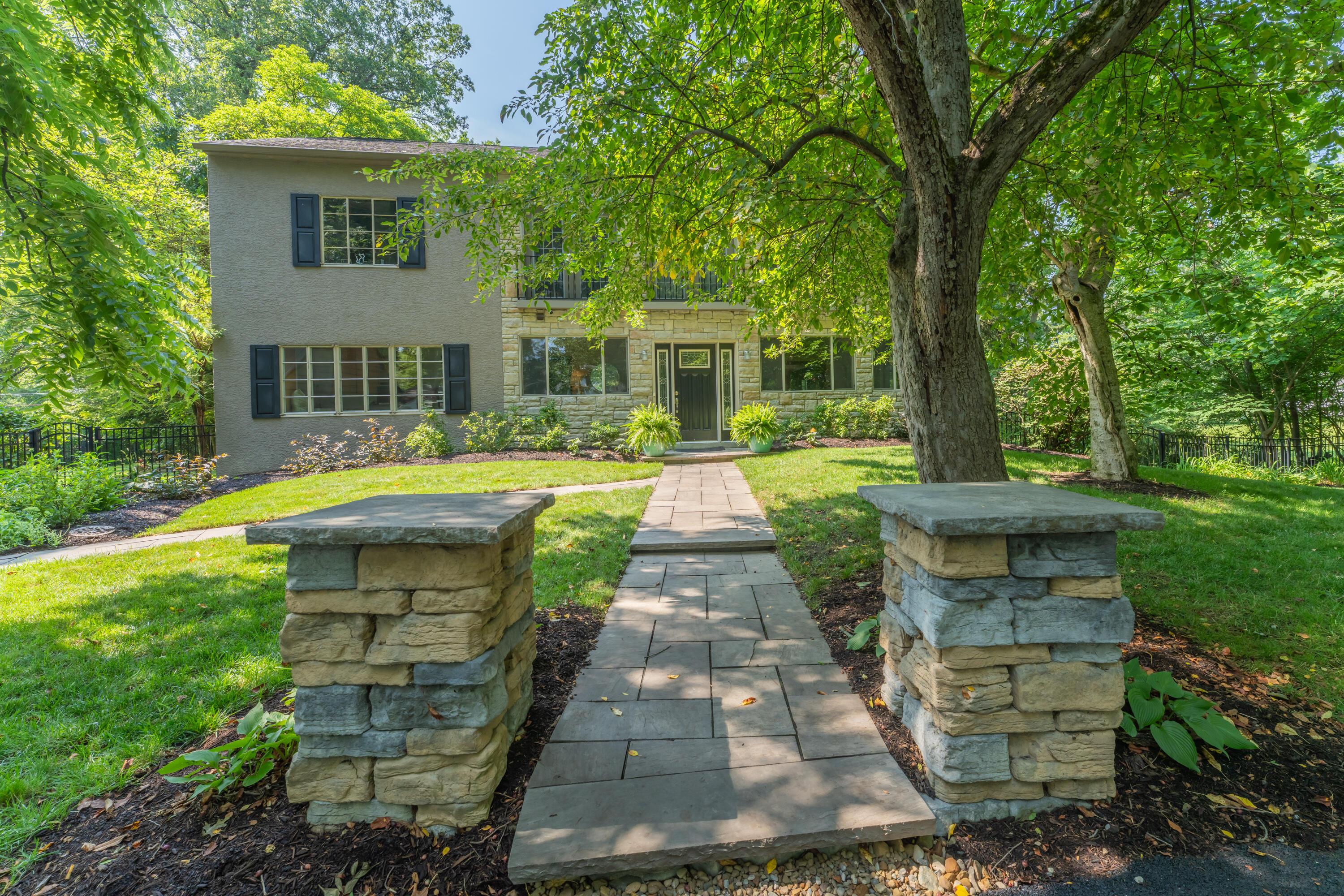 210 Euclid Avenue Property Photo 3