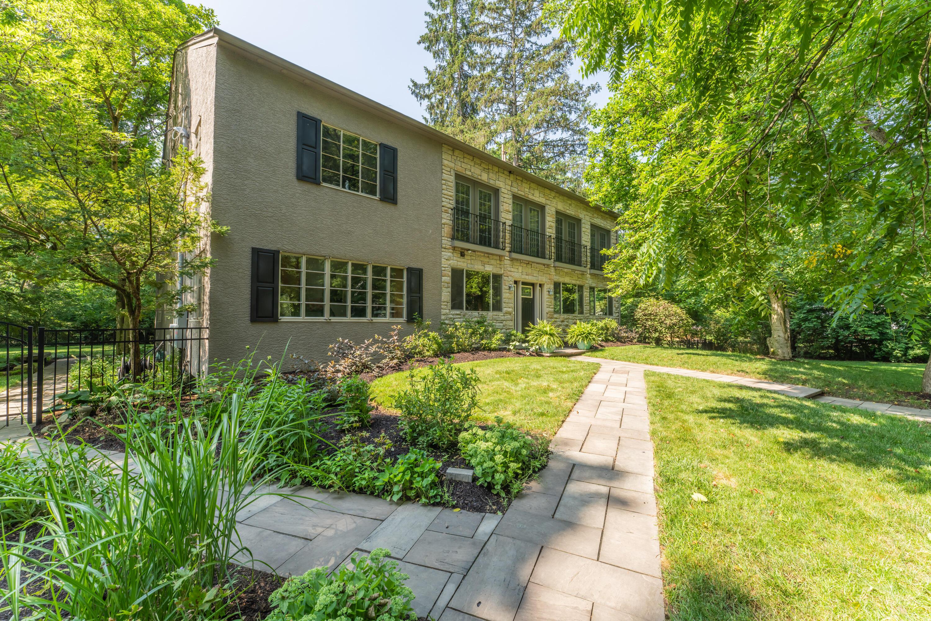 210 Euclid Avenue Property Photo 4