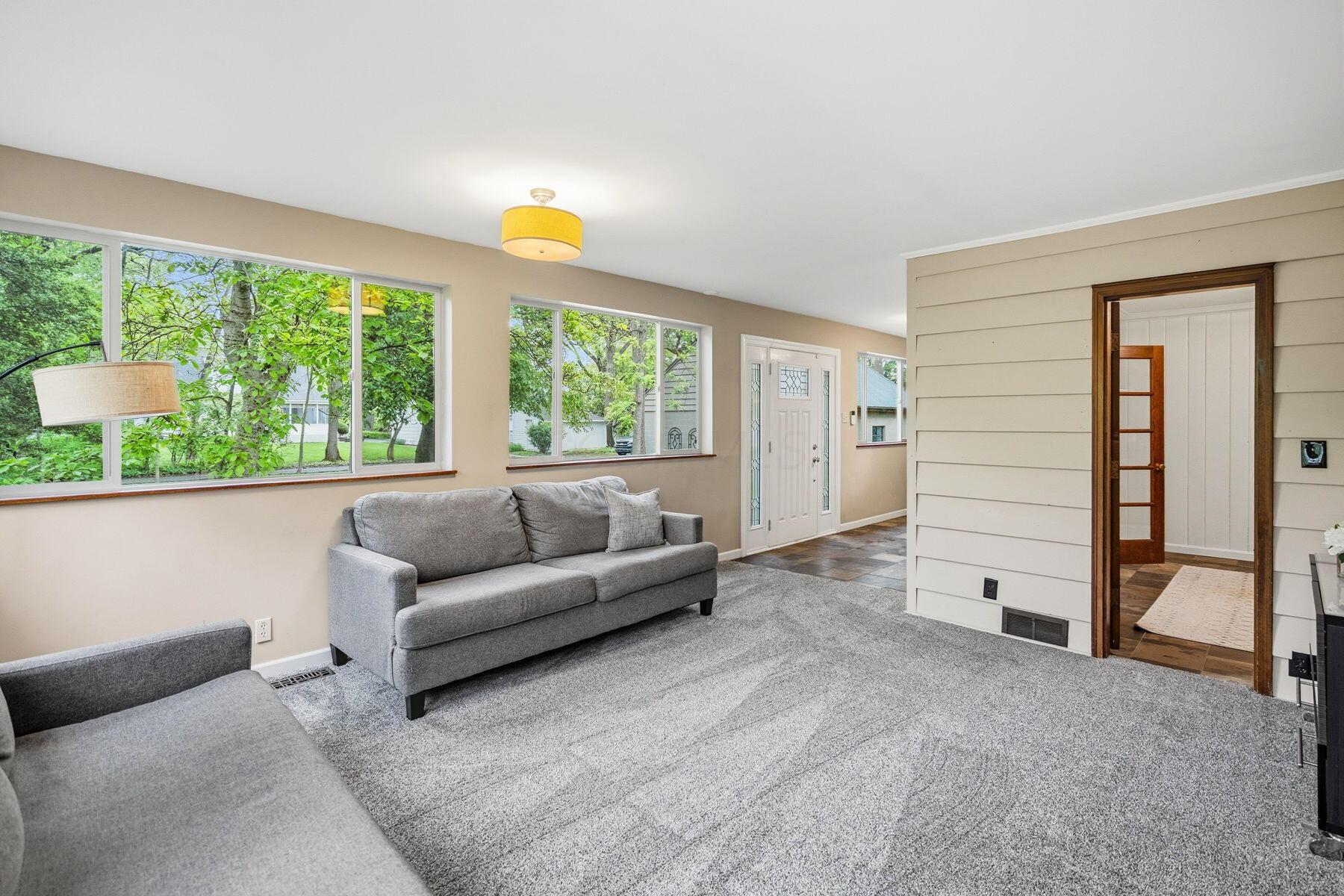 210 Euclid Avenue Property Photo 7
