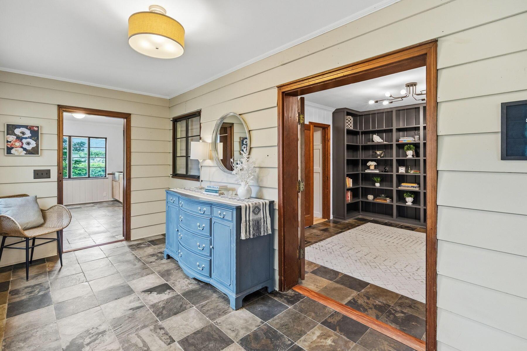 210 Euclid Avenue Property Photo 8