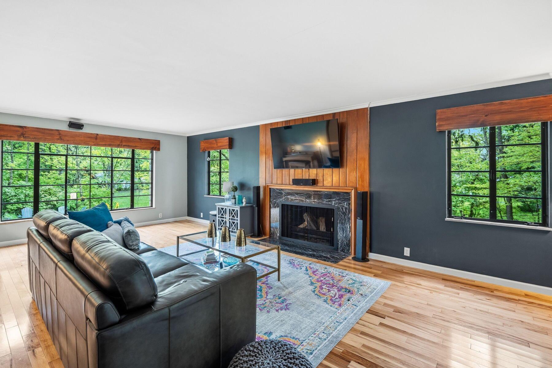 210 Euclid Avenue Property Photo 14