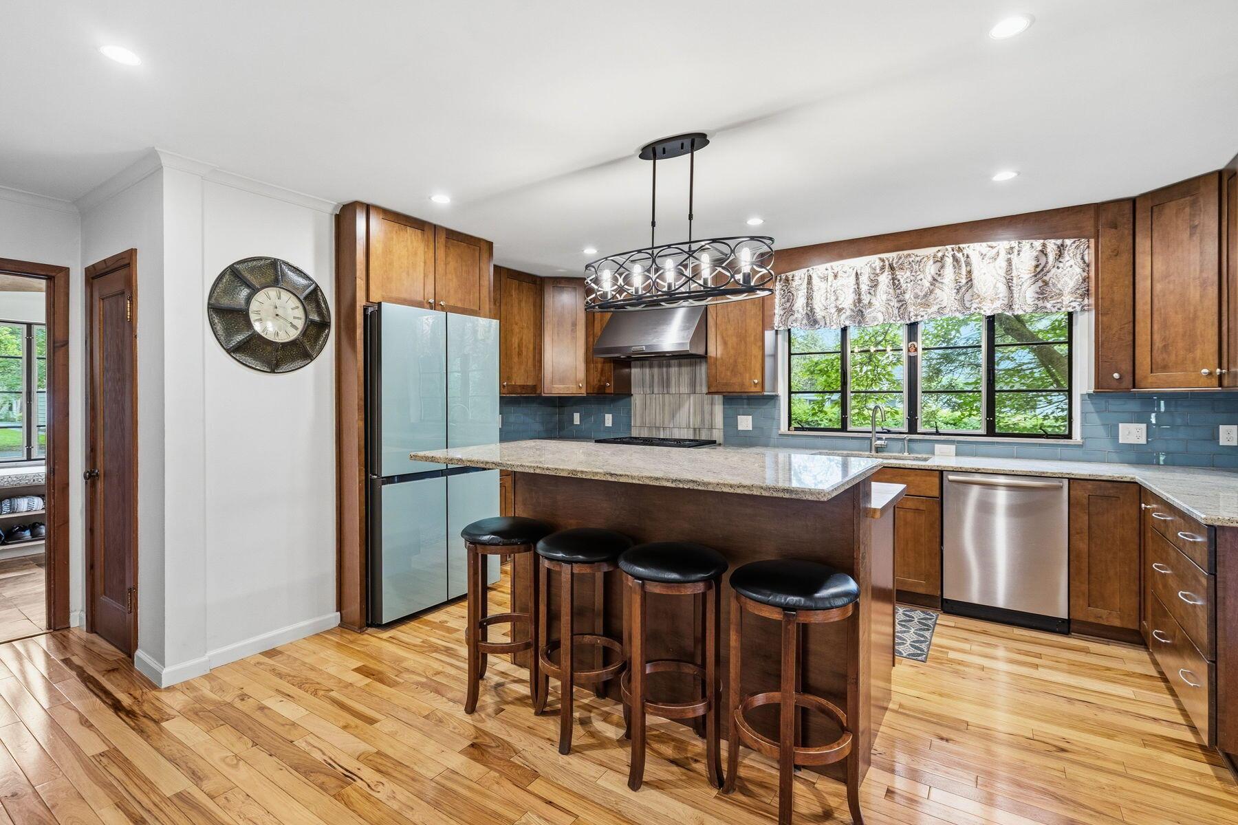 210 Euclid Avenue Property Photo 19