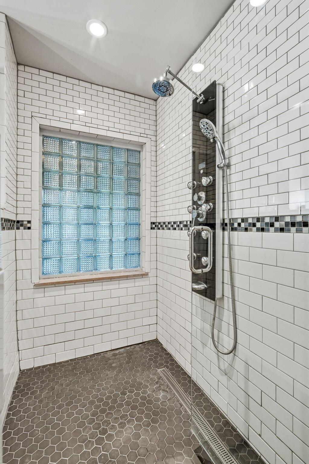 210 Euclid Avenue Property Photo 29