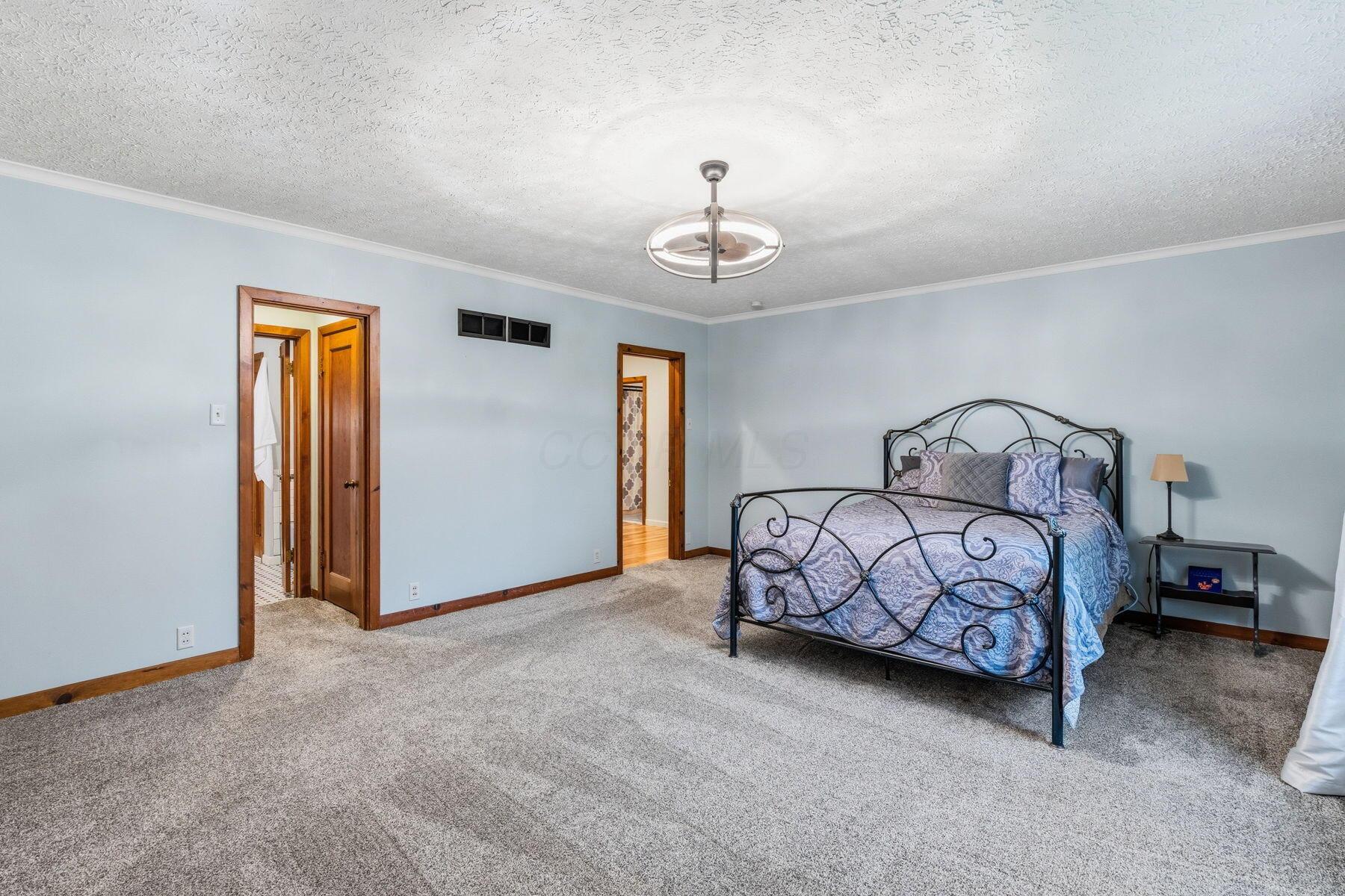 210 Euclid Avenue Property Photo 36