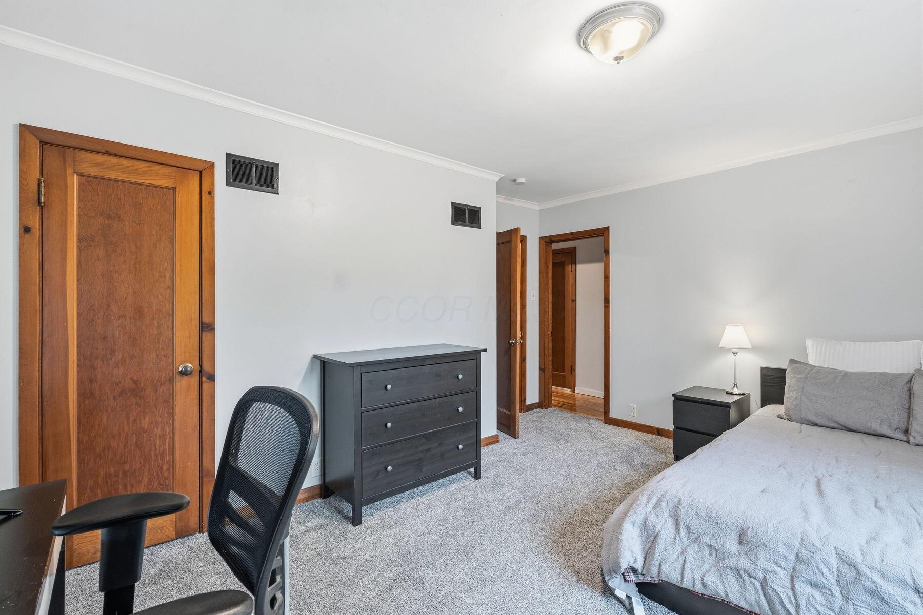210 Euclid Avenue Property Photo 39