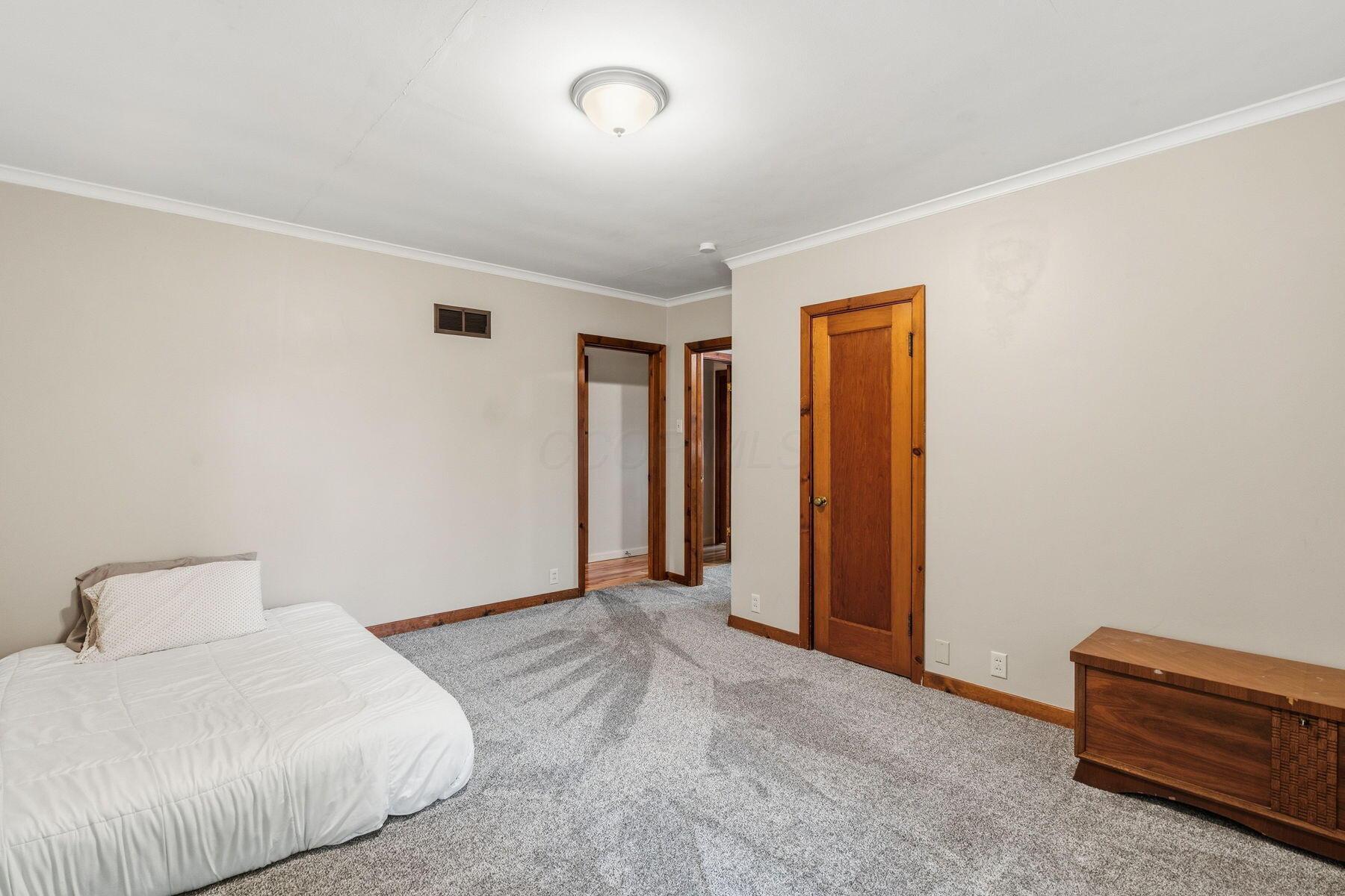 210 Euclid Avenue Property Photo 41