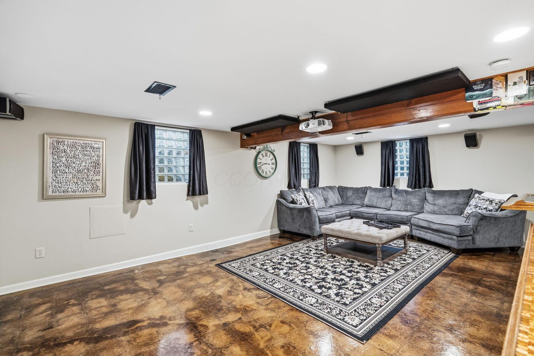 210 Euclid Avenue Property Photo 49