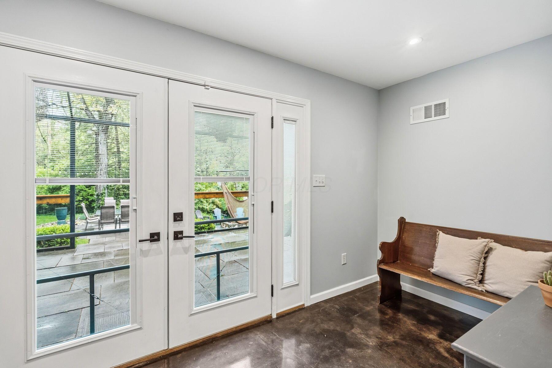 210 Euclid Avenue Property Photo 54