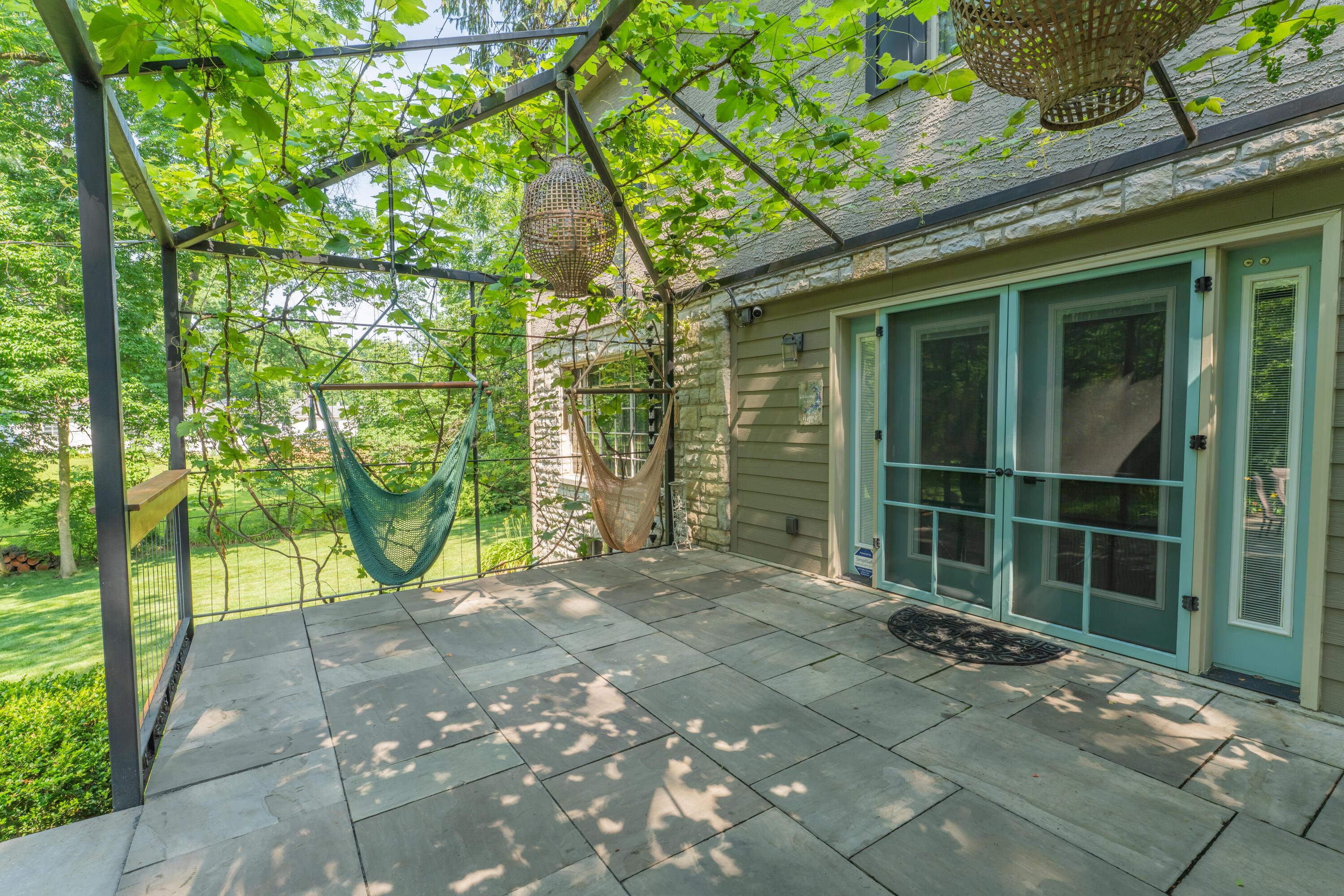 210 Euclid Avenue Property Photo 56