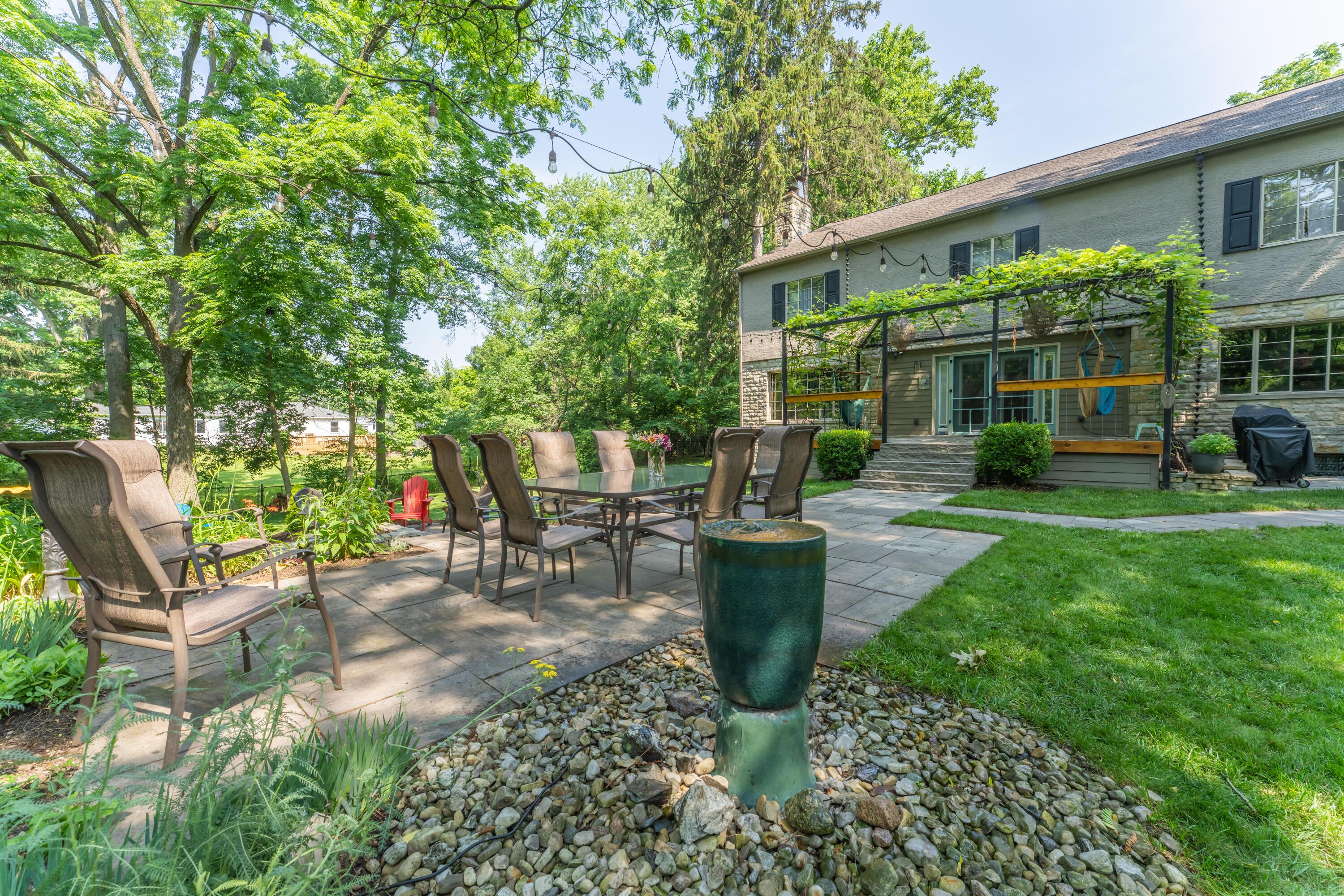 210 Euclid Avenue Property Photo 64