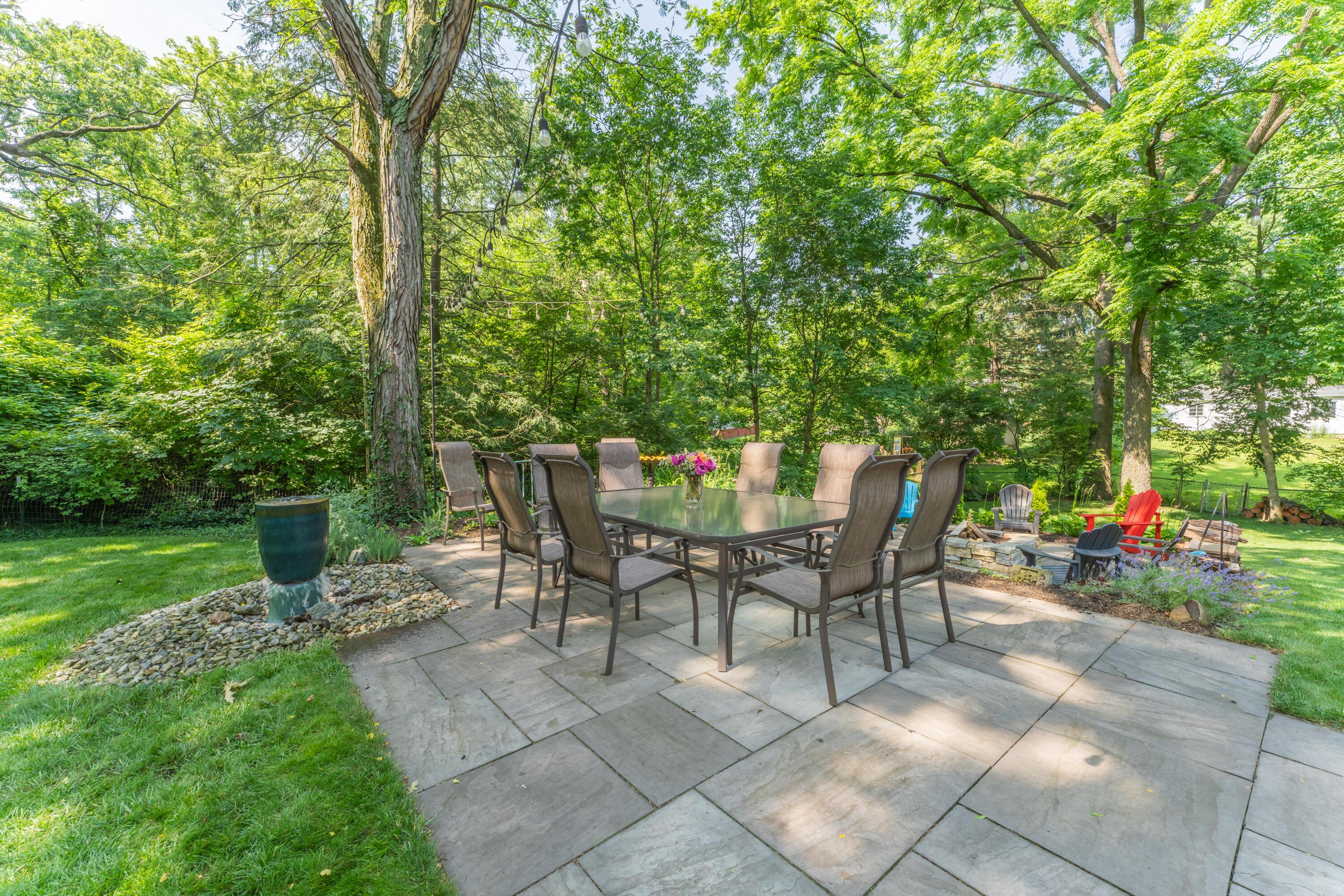 210 Euclid Avenue Property Photo 65