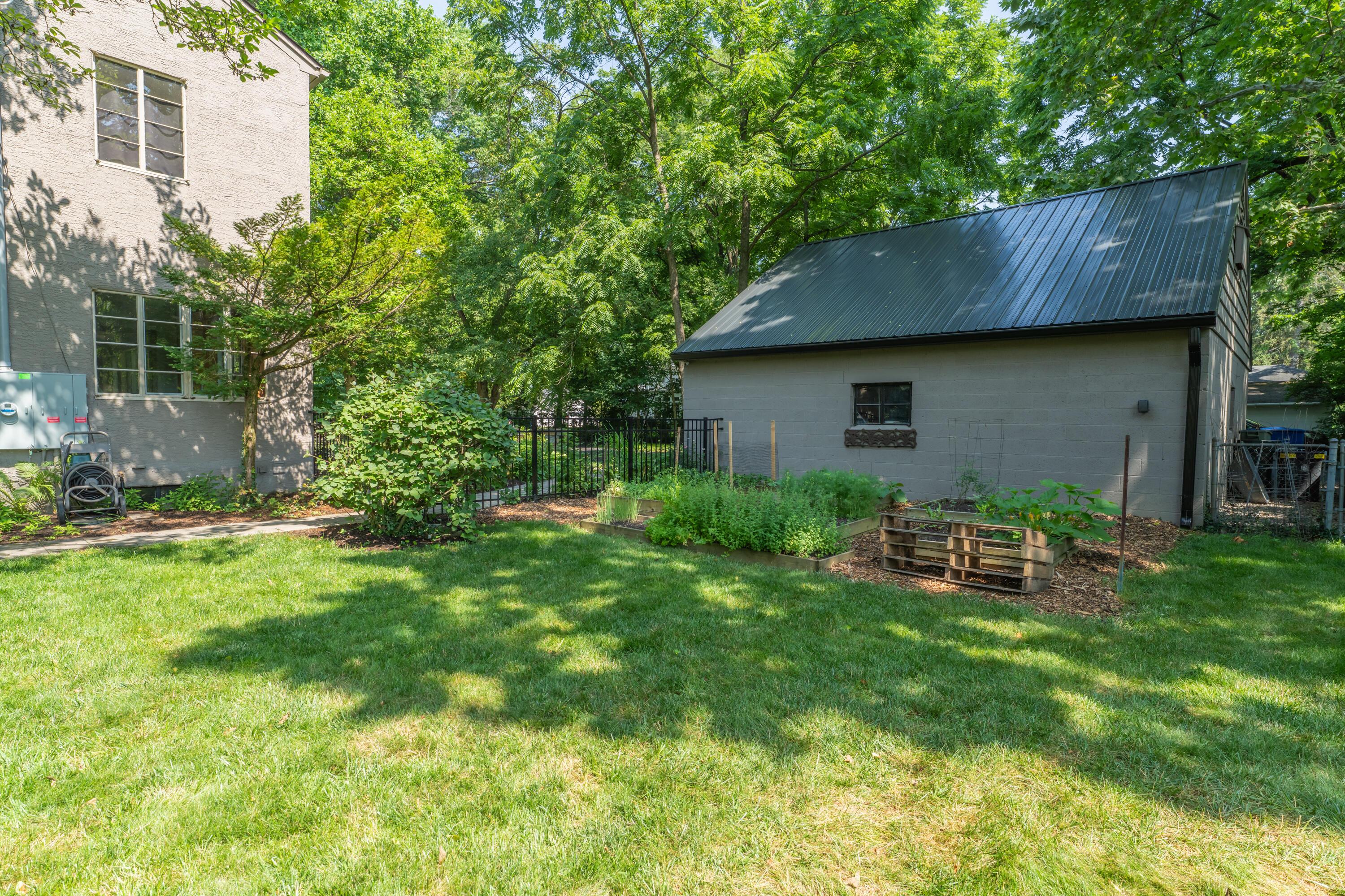 210 Euclid Avenue Property Photo 72