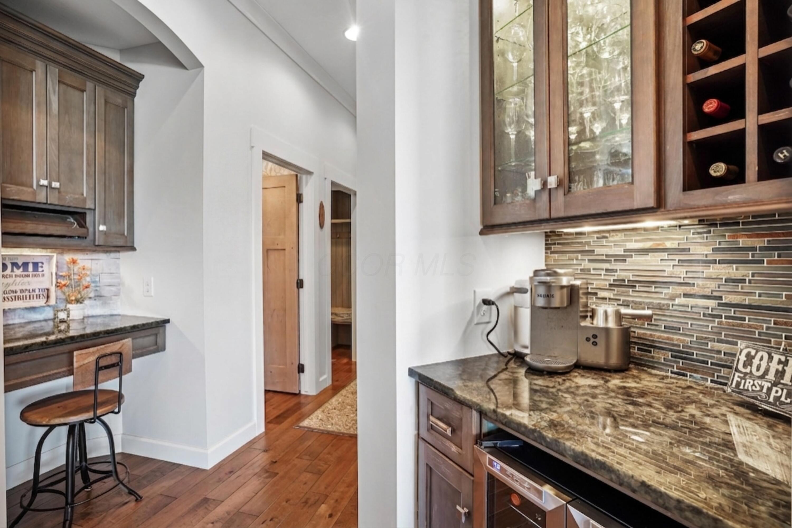 23018 Loop Road Property Photo 16