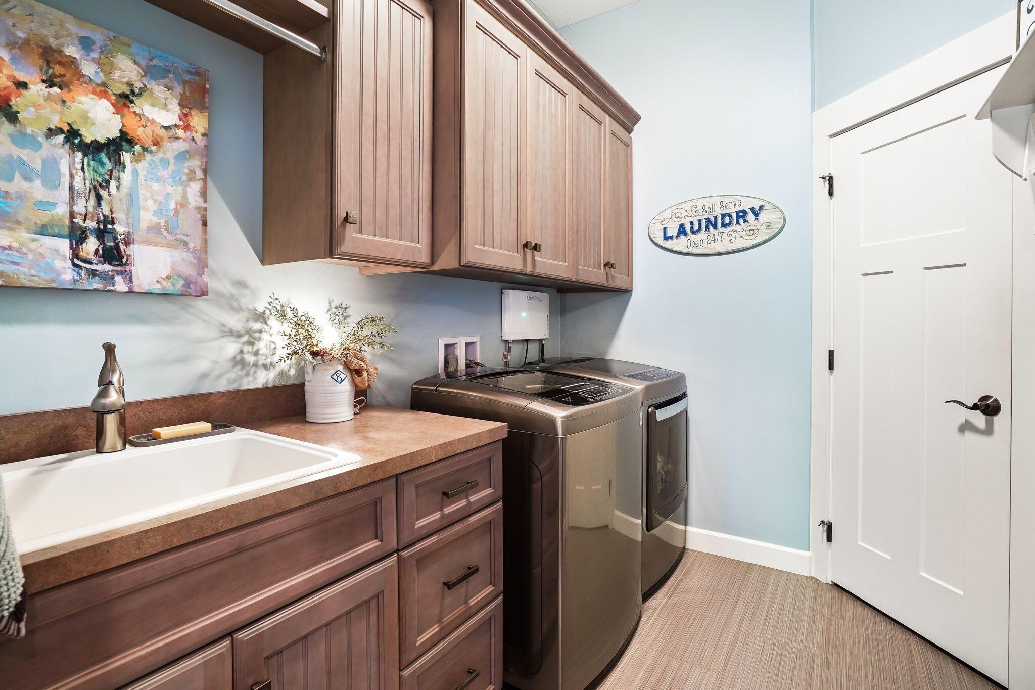 23018 Loop Road Property Photo 19