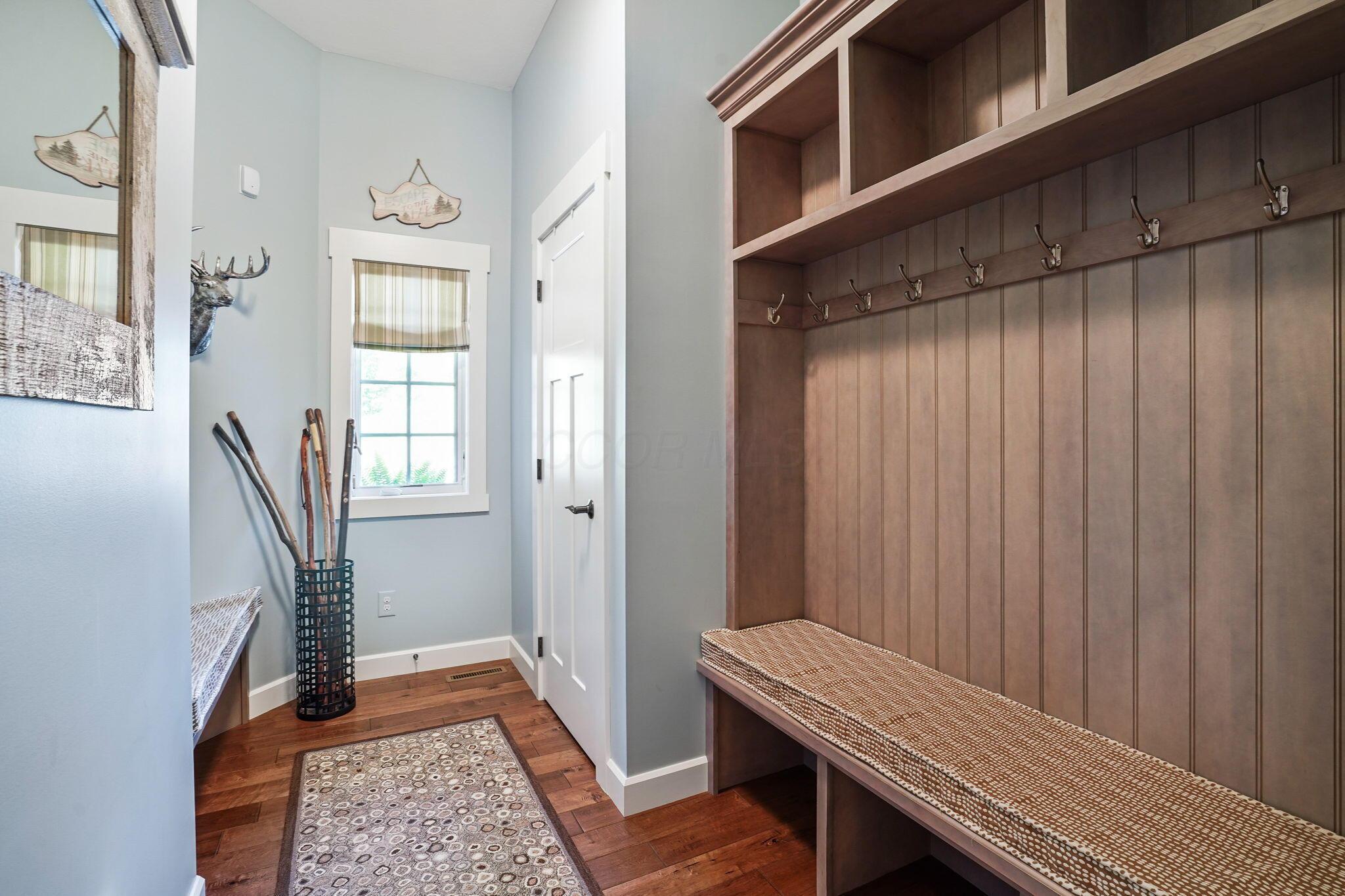 23018 Loop Road Property Photo 20