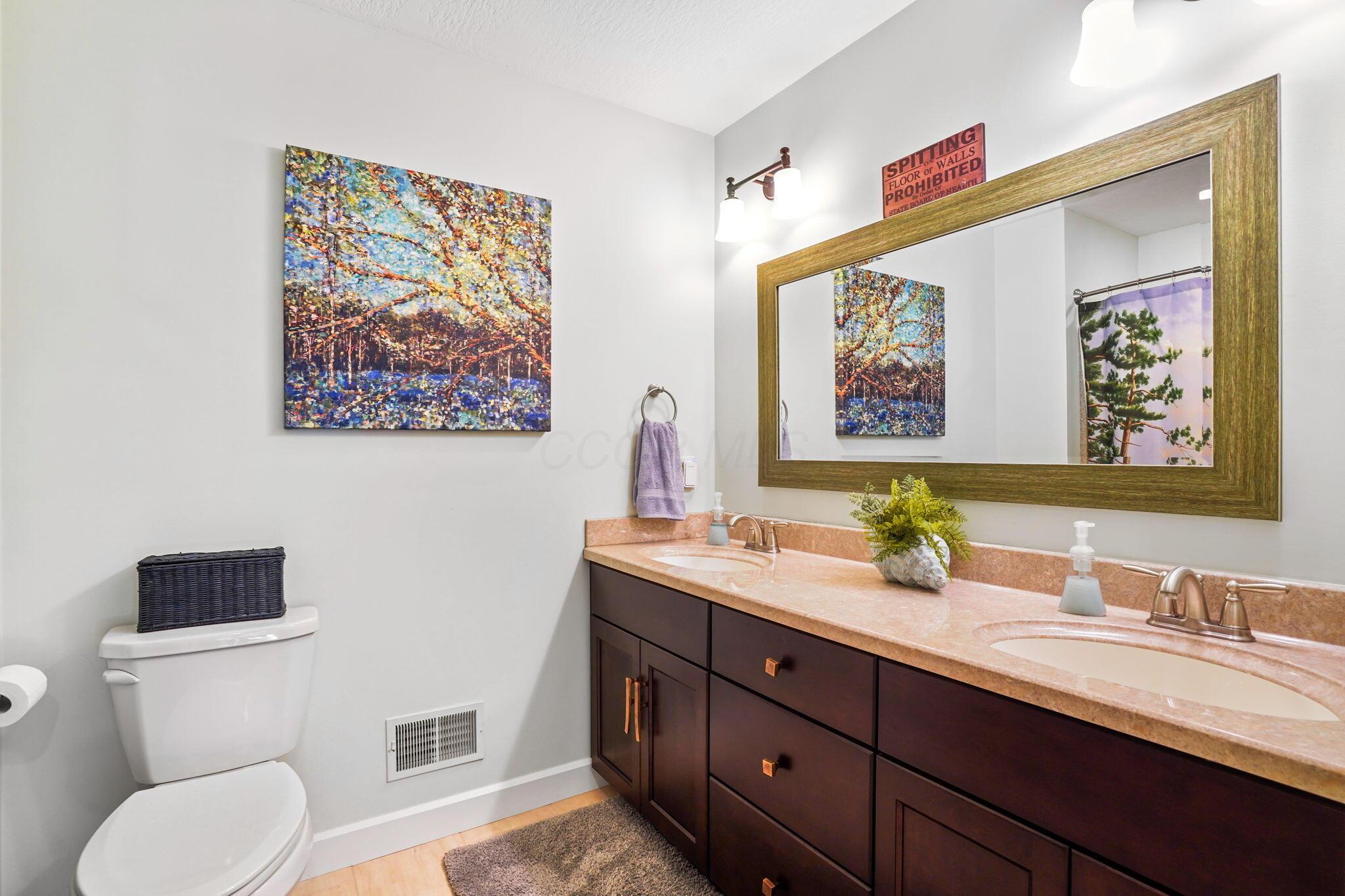 23018 Loop Road Property Photo 33