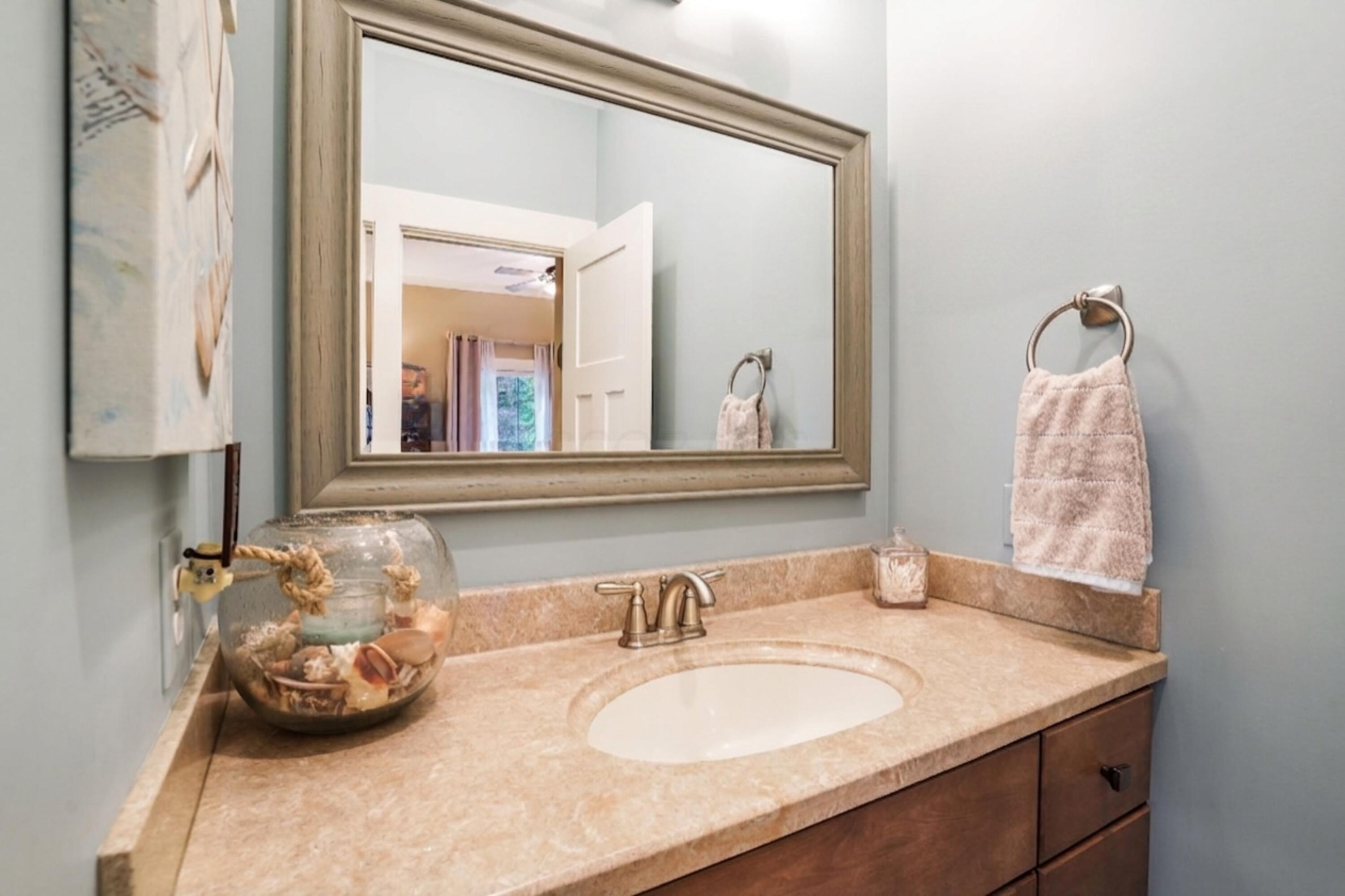 23018 Loop Road Property Photo 34