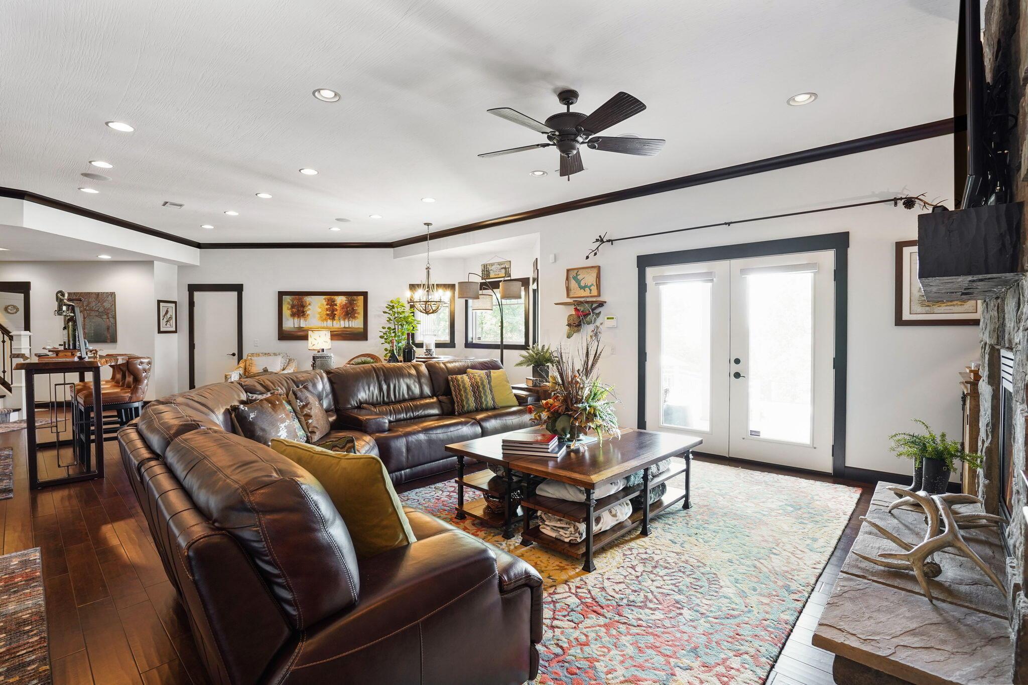 23018 Loop Road Property Photo 39