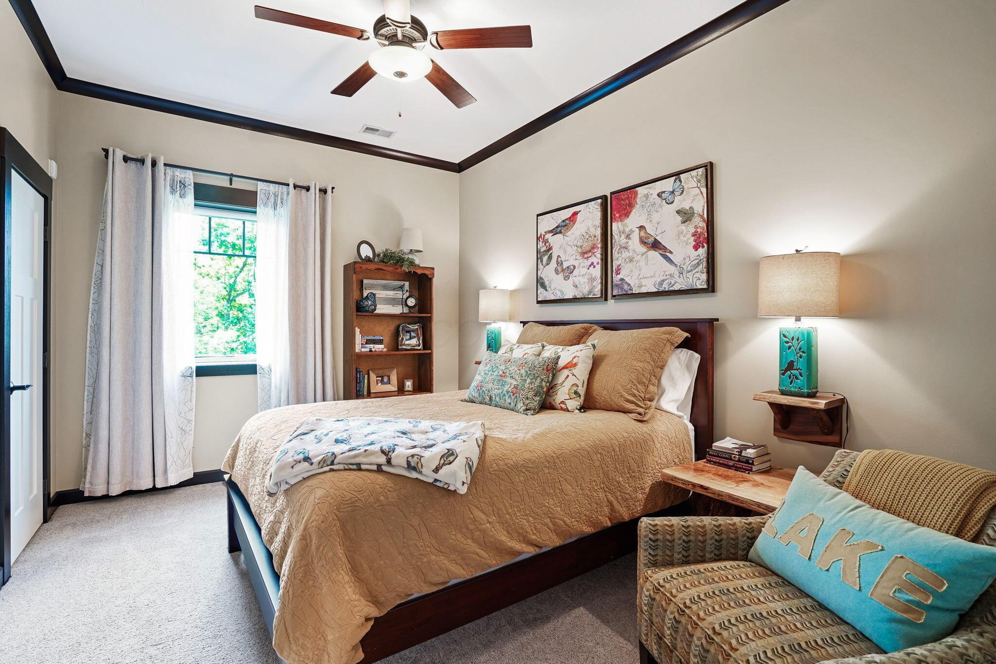 23018 Loop Road Property Photo 41