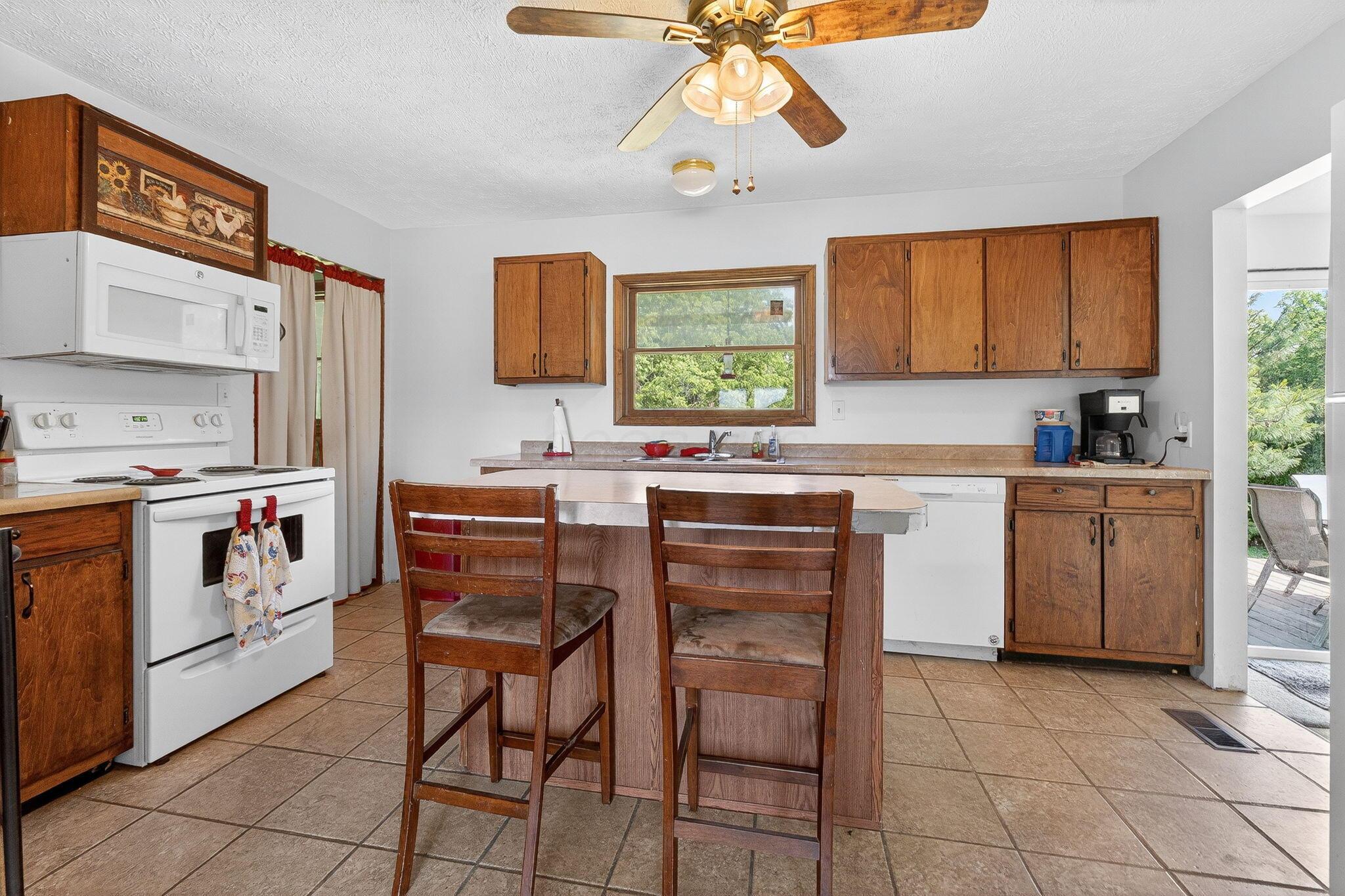 8960 Mills Road Property Photo 8