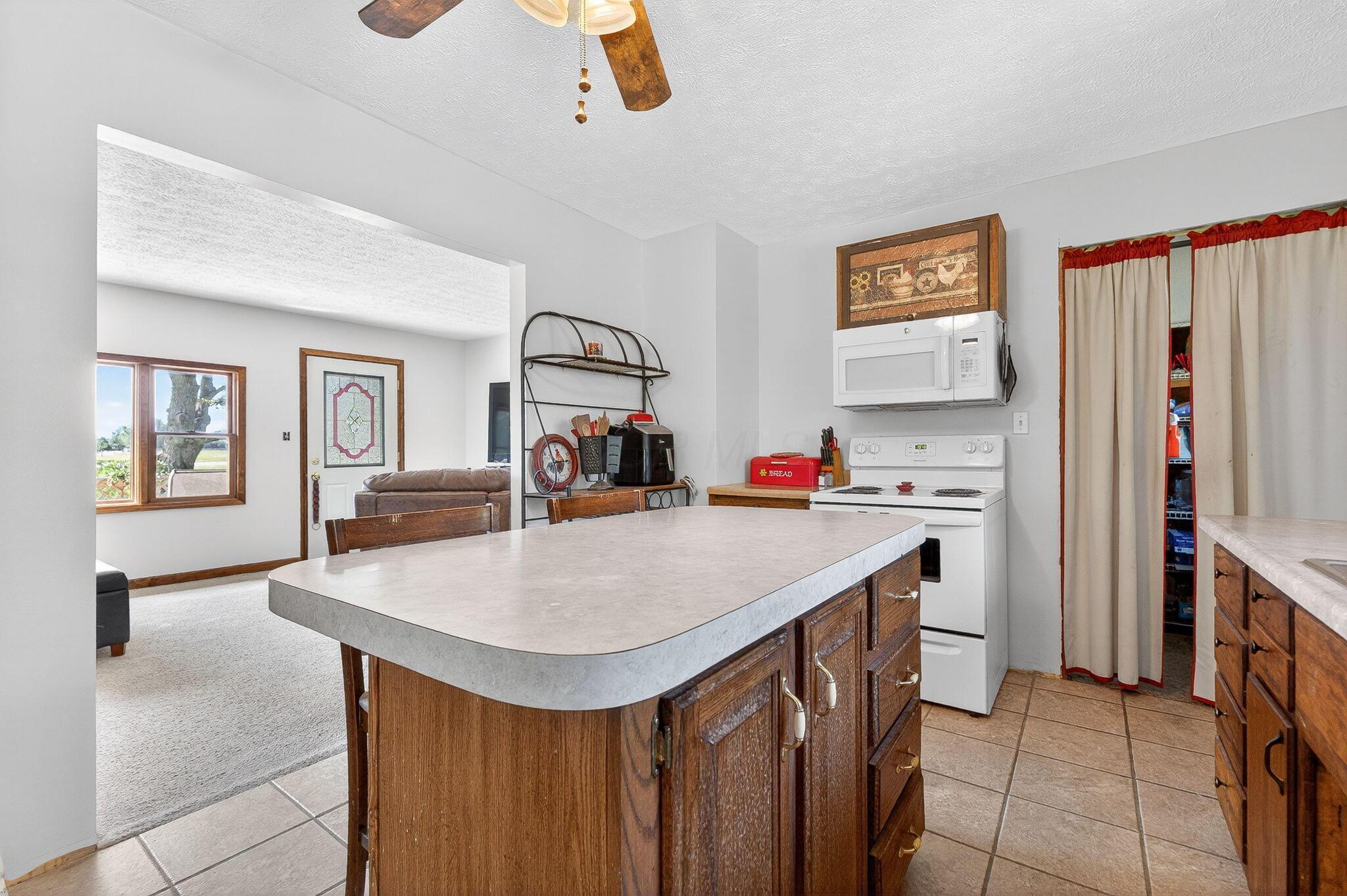 8960 Mills Road Property Photo 10