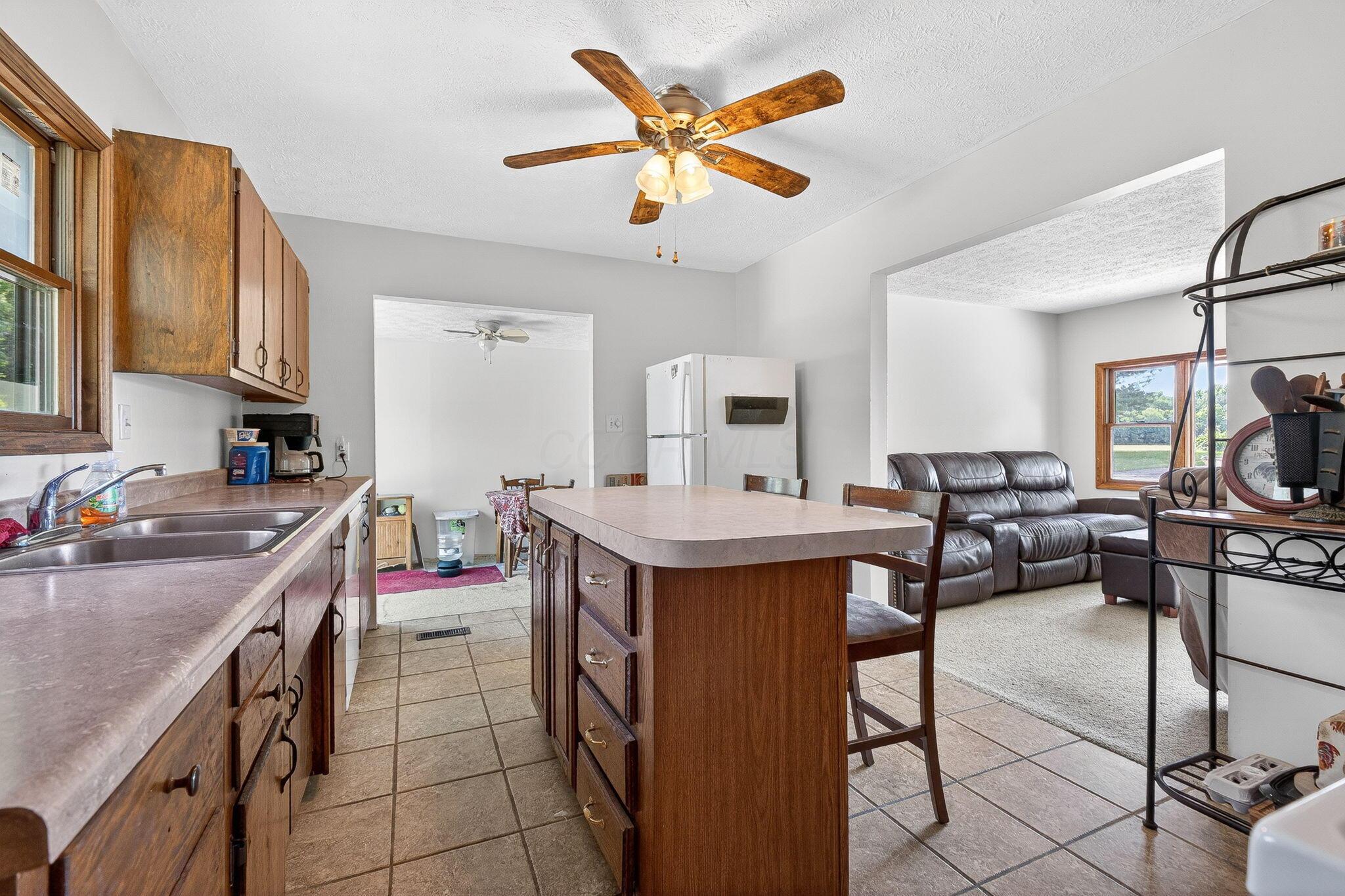 8960 Mills Road Property Photo 11