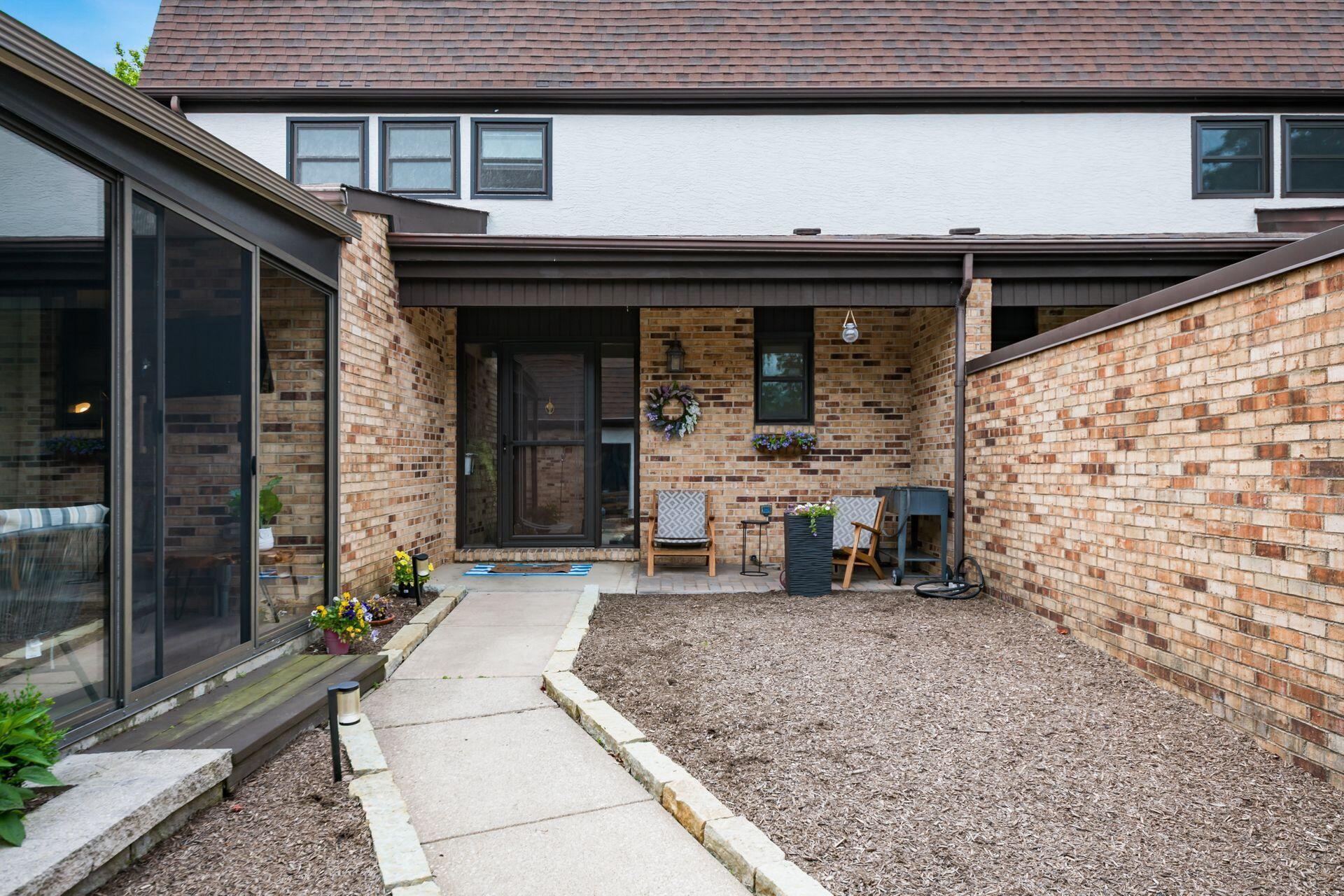 4573 Arlingate Drive W Property Photo 1