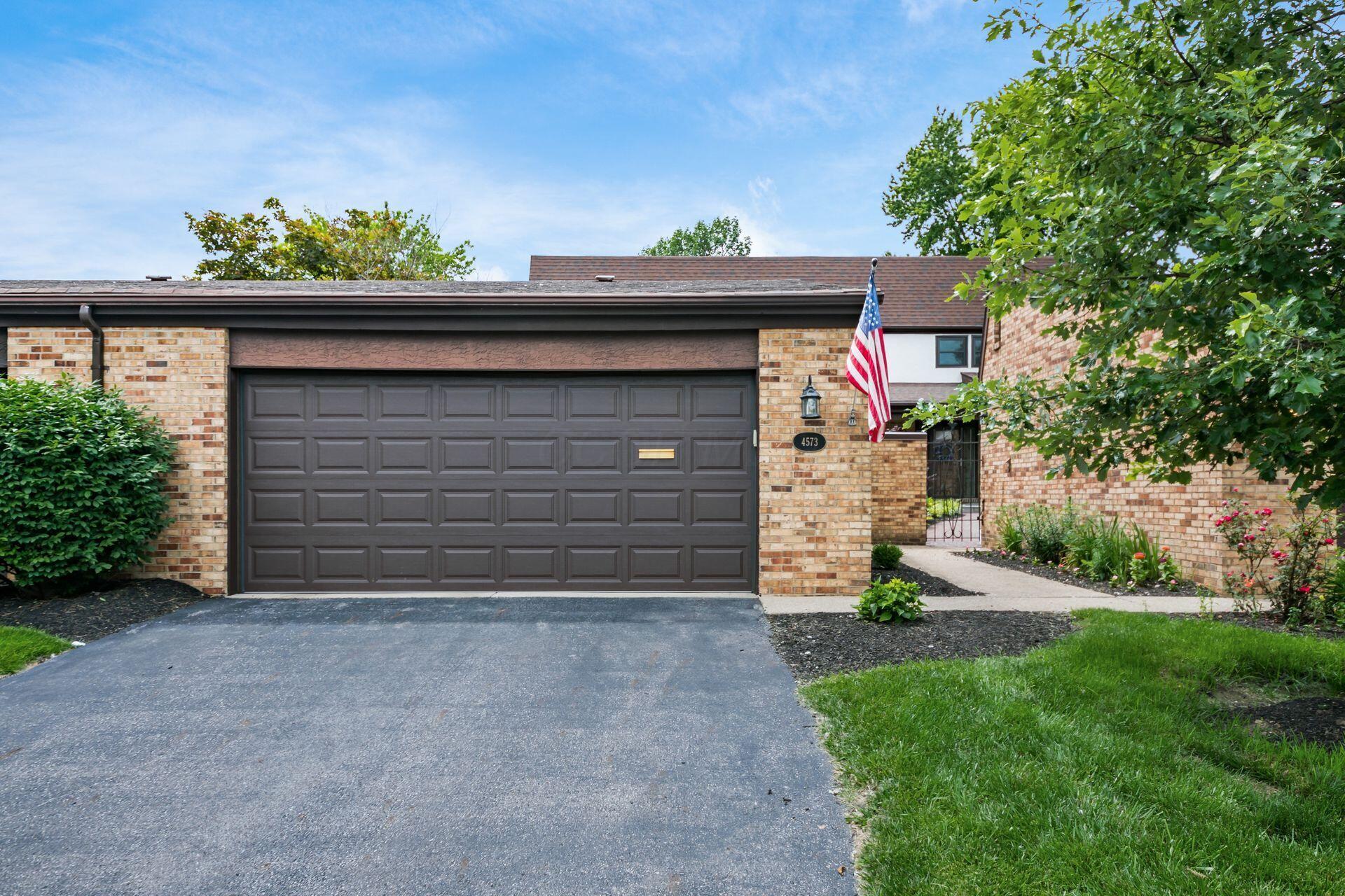 4573 Arlingate Drive W Property Photo 2